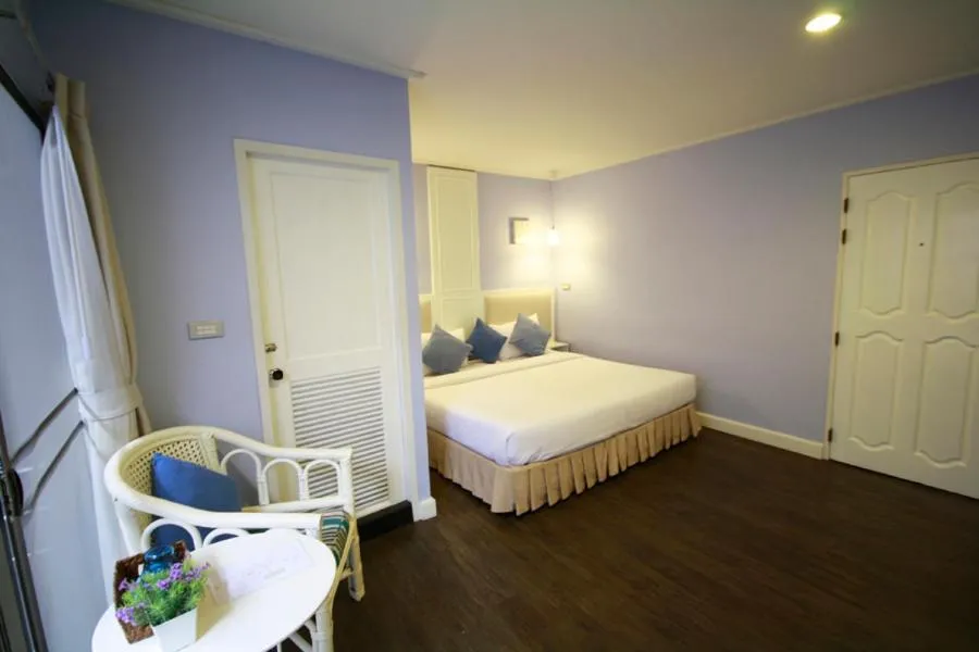 Bedroom, Bed in Hotel Alley