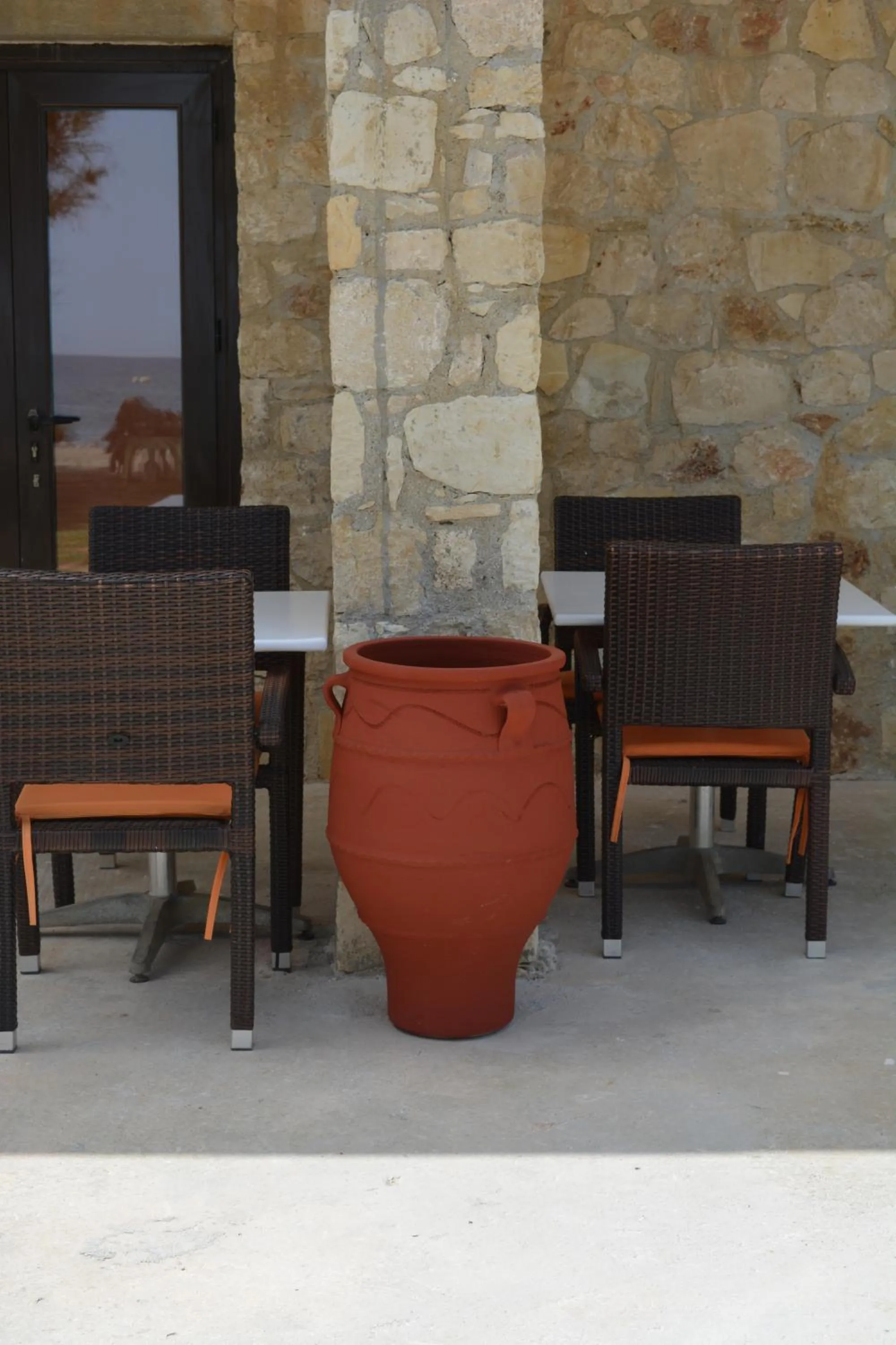 Restaurant/places to eat in Villa Giorgos