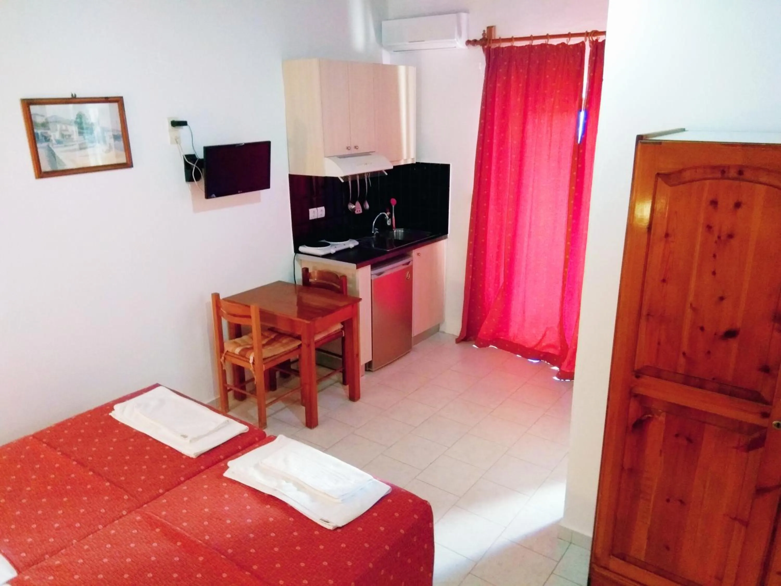 Photo of the whole room in Villa Giorgos