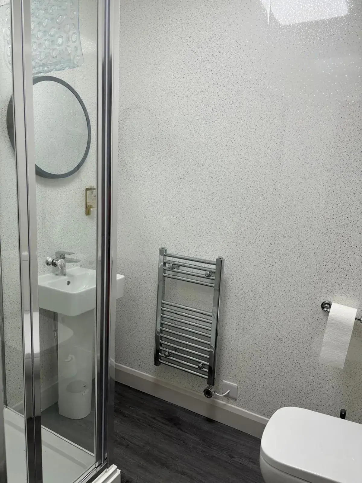 Deluxe Double Room with Shower - single occupancy in Central Hotel Deluxe Double Room with Shower - single occupancy in Central Hotel