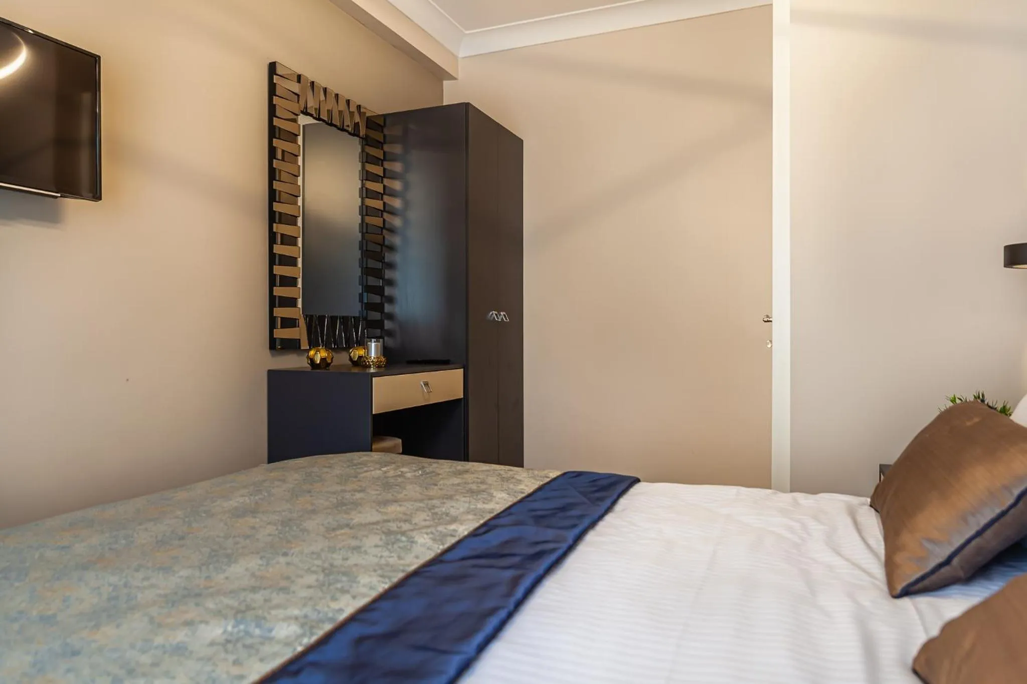 Bed in Norah Suites Hotel İstanbul