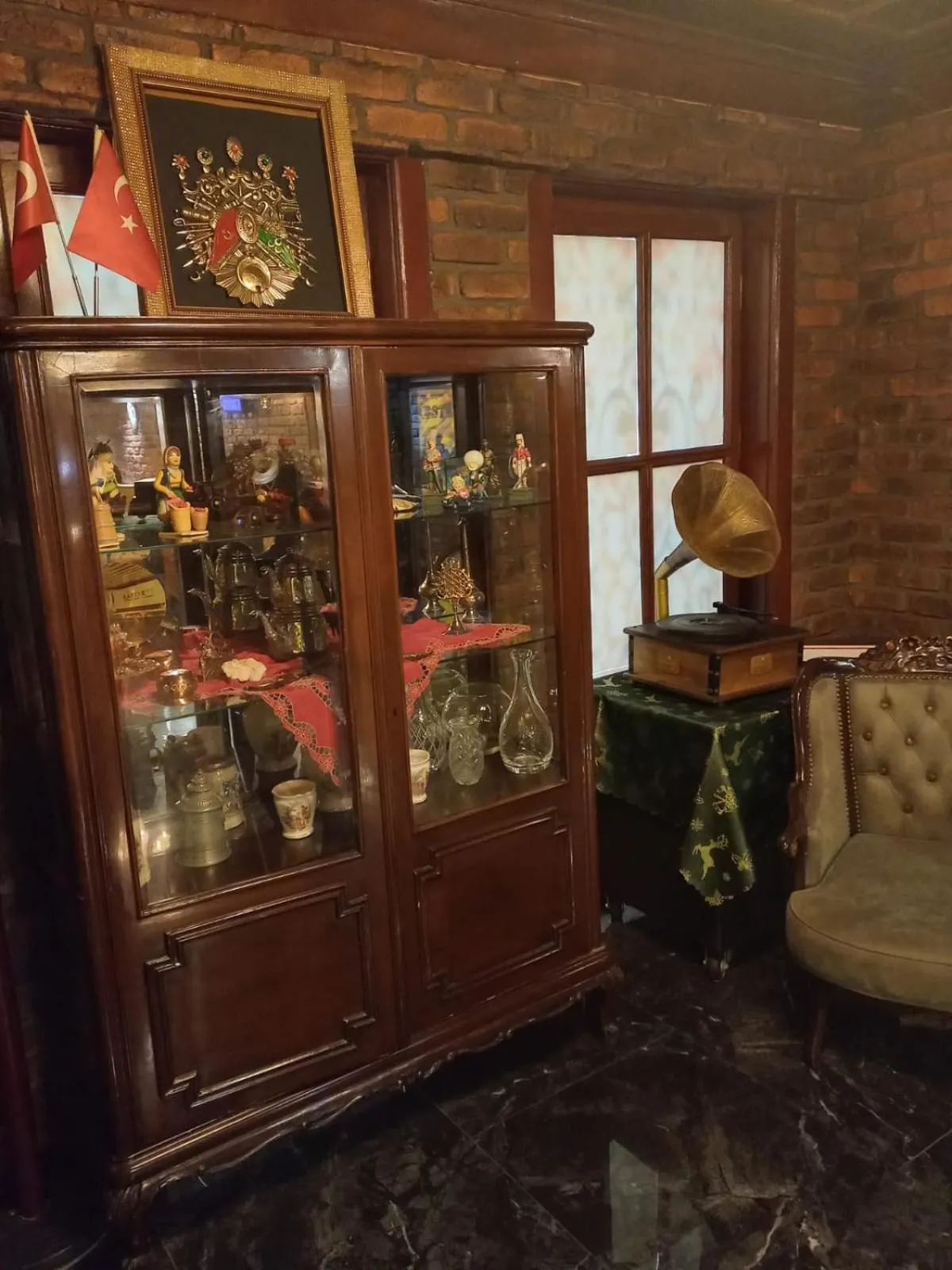 Communal lounge/ TV room in Kayıbeyi Hotel & Restaurant