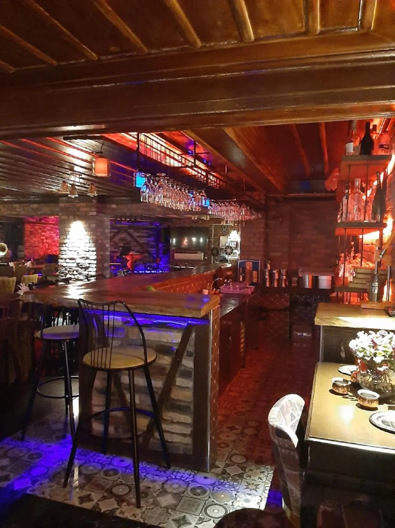 Restaurant/places to eat in Kayıbeyi Hotel & Restaurant