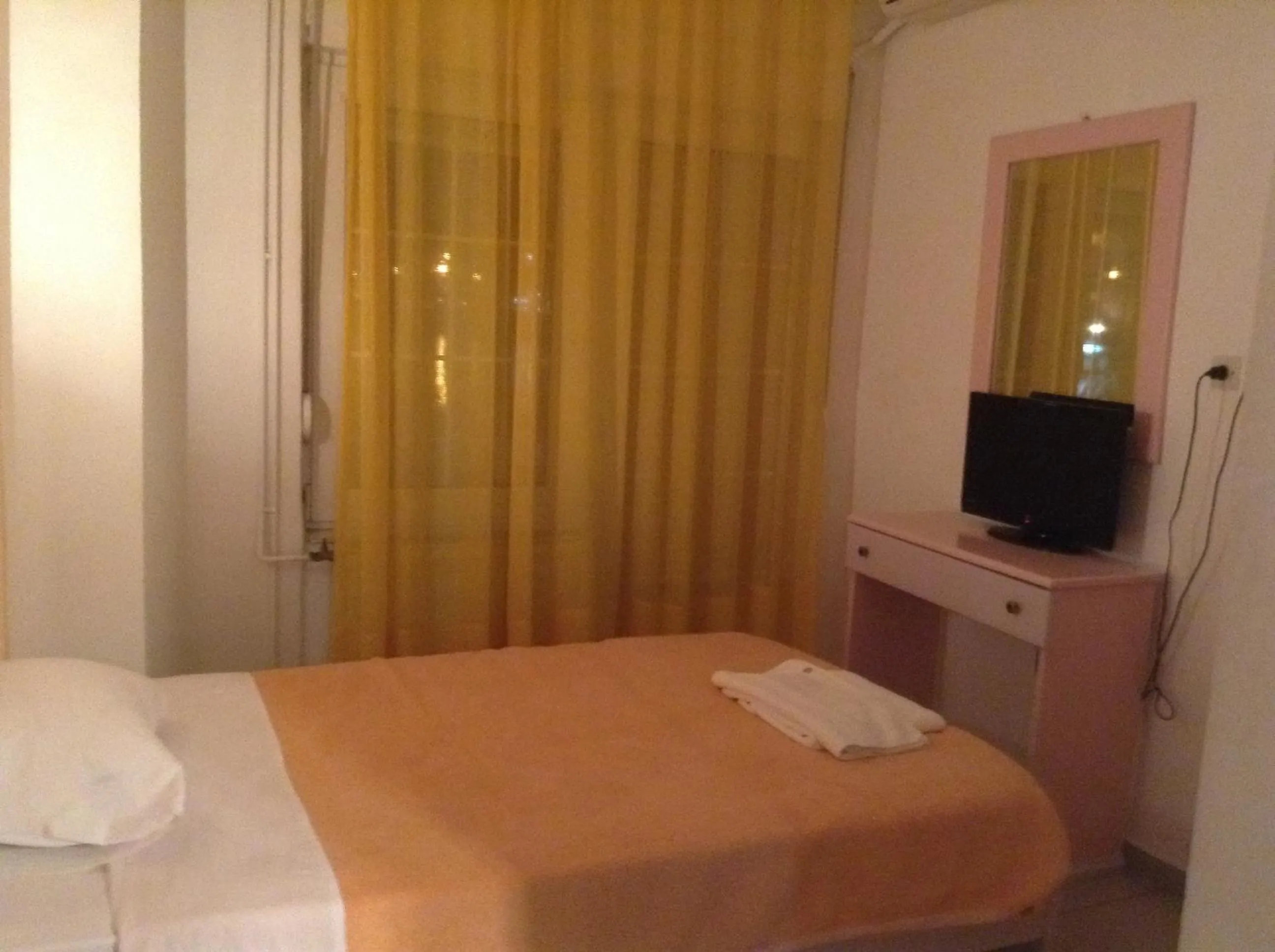 Bed in Hotel Jason