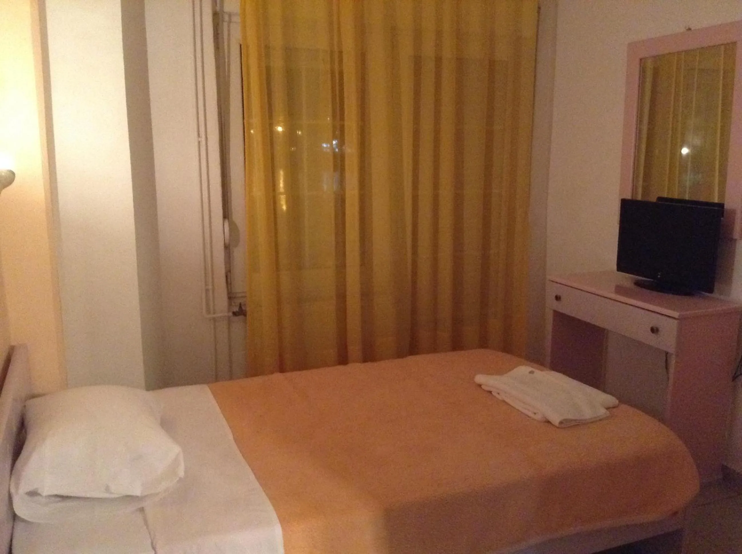 Bed in Hotel Jason