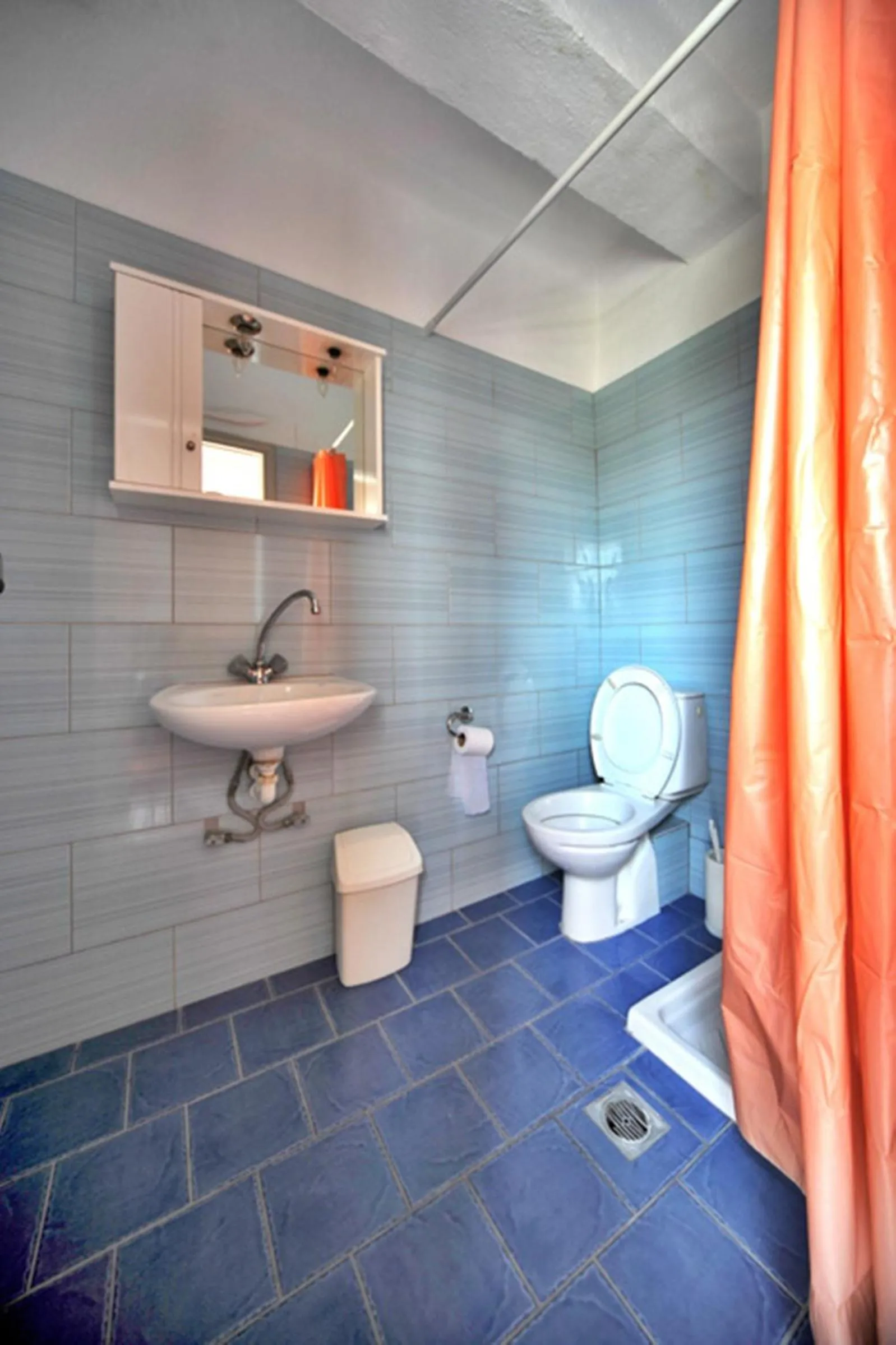 Bathroom in Hotel Jason