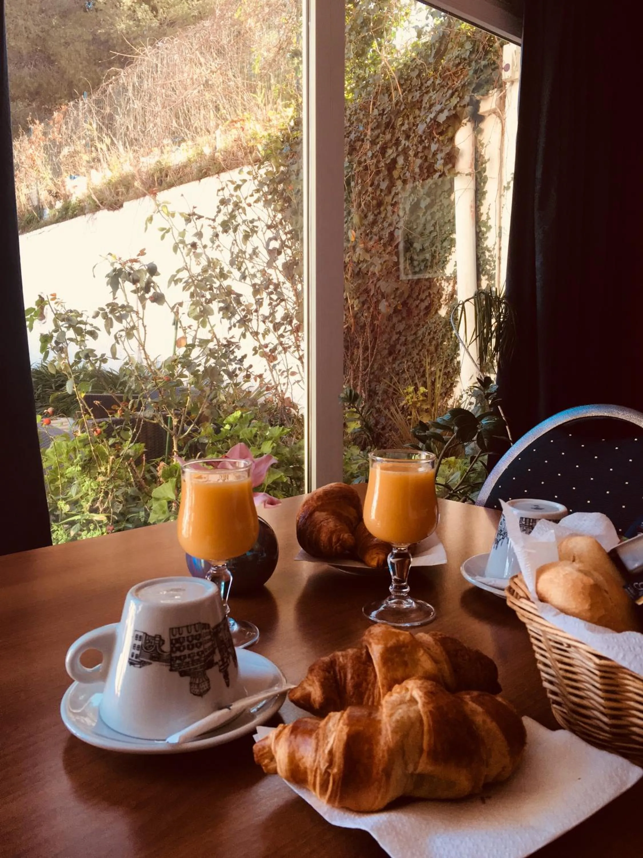 Continental breakfast in Hôtel Sampiero