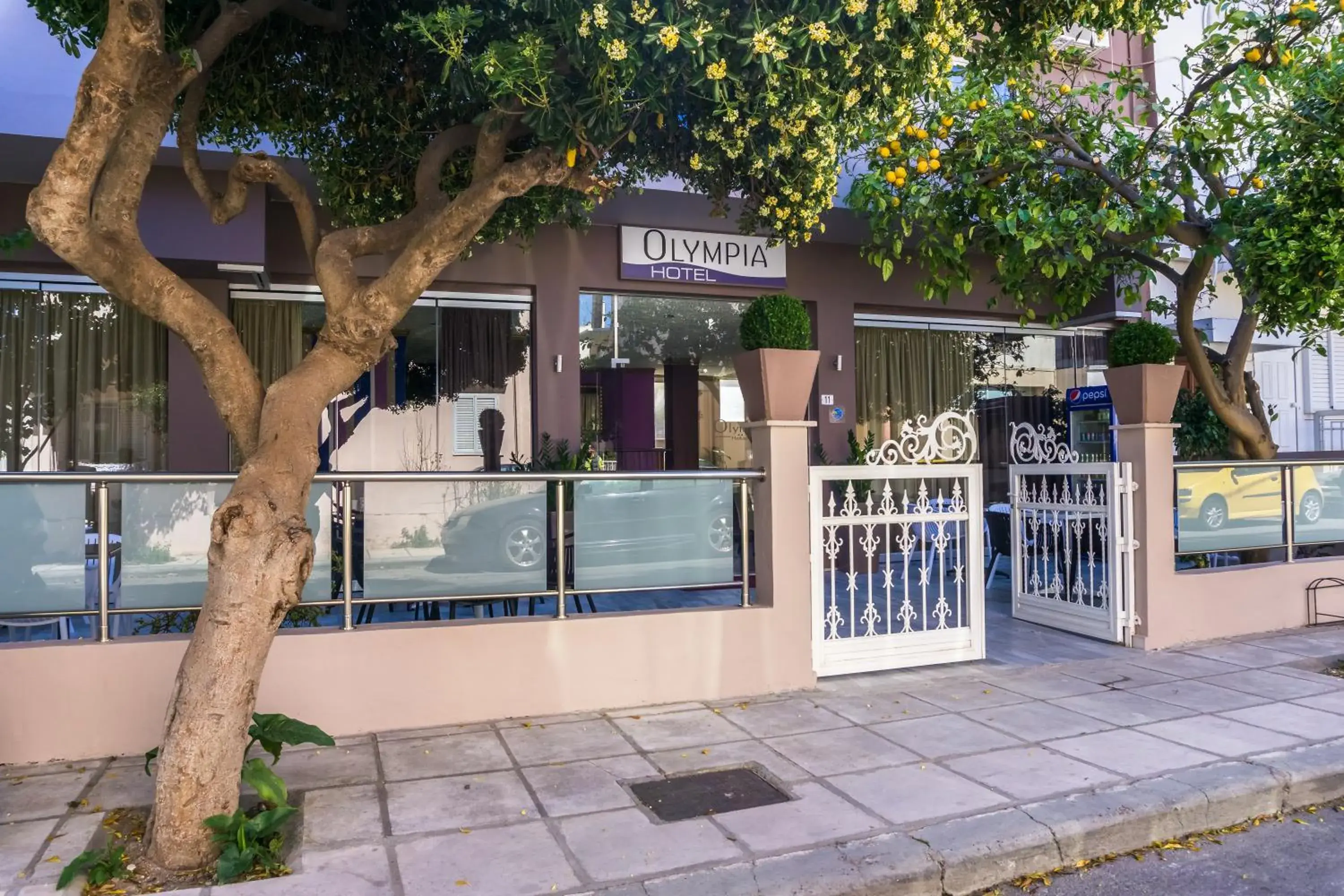 Facade/entrance in Olympia Hotel Facade/entrance in Olympia Hotel