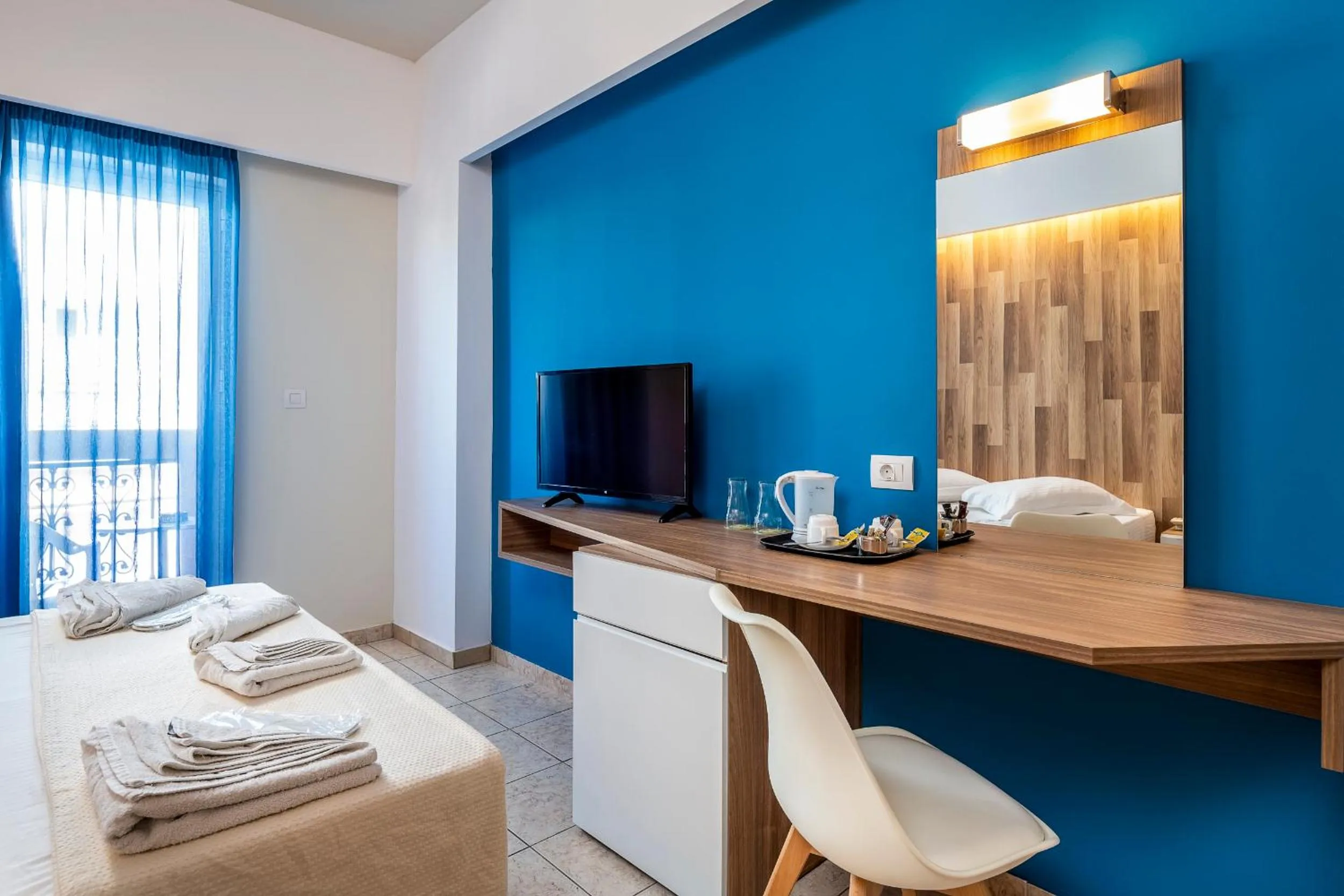 Photo of the whole room, Bed in Olympia Hotel