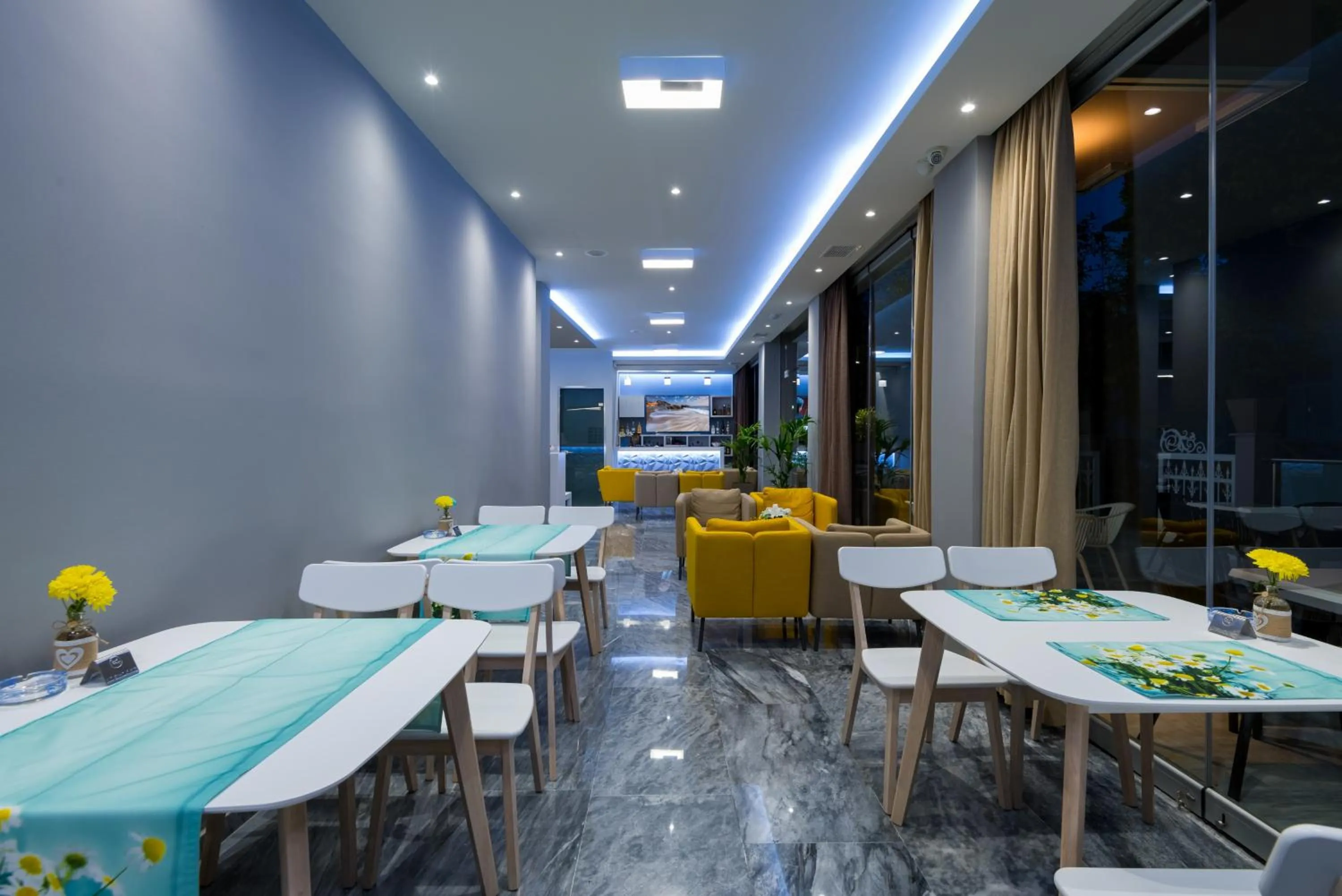 Restaurant/places to eat in Olympia Hotel