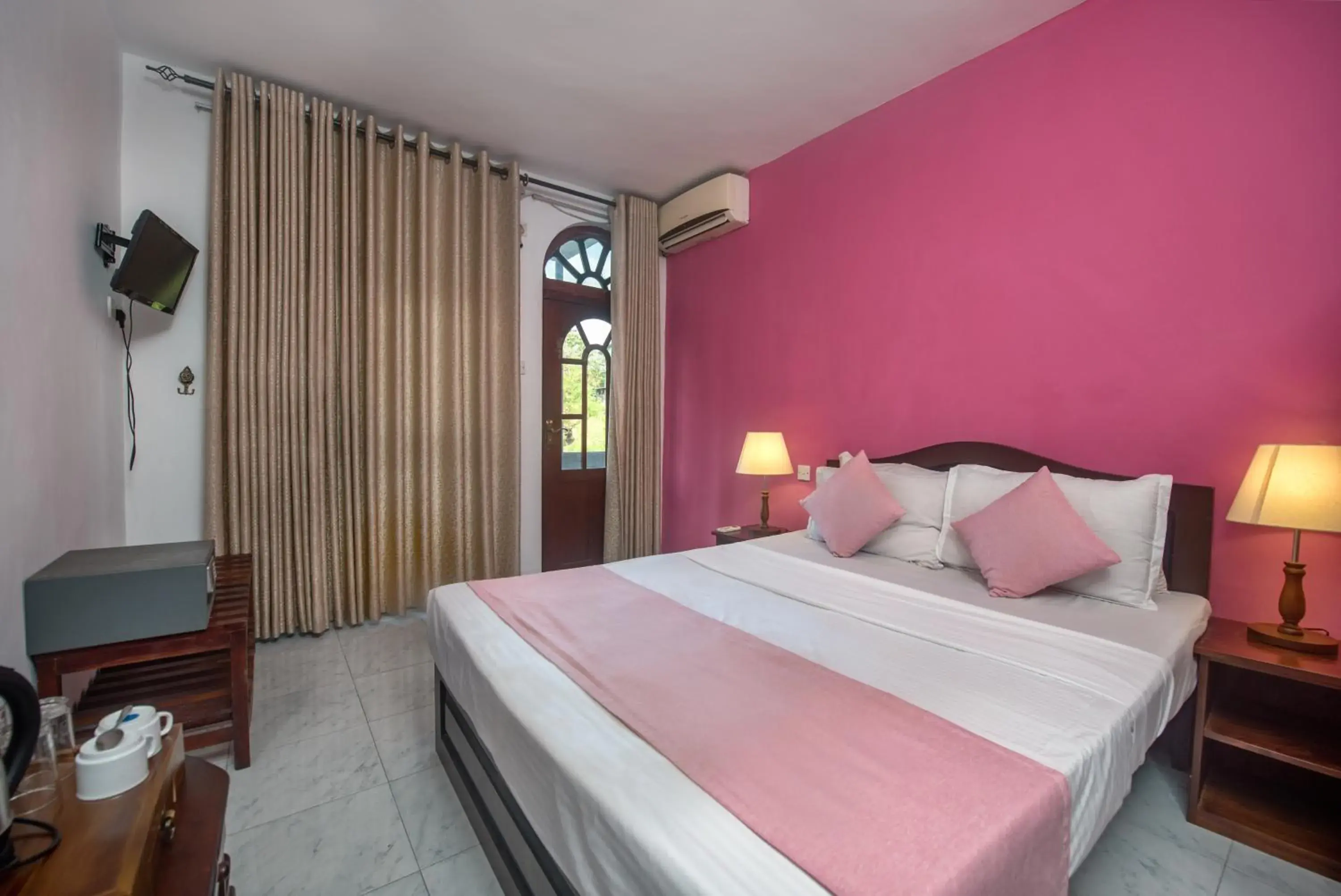 Double Room with Terrace in Ceyloni Lake Residency Double Room with Terrace in Ceyloni Lake Residency