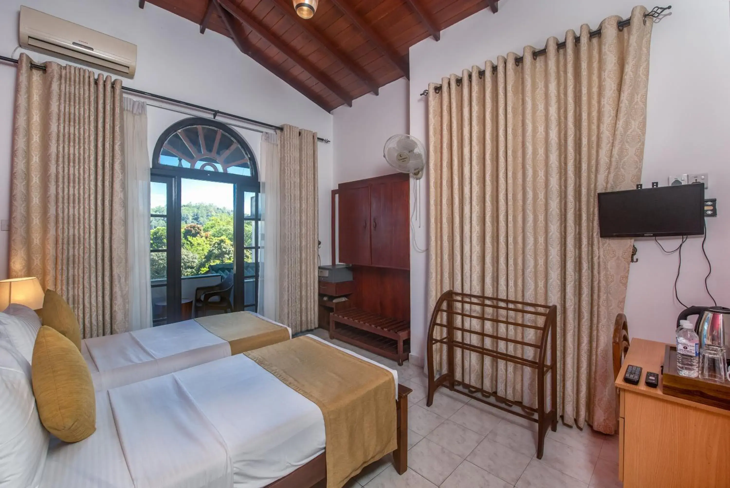 Bed in Ceyloni Lake Residency Bed in Ceyloni Lake Residency