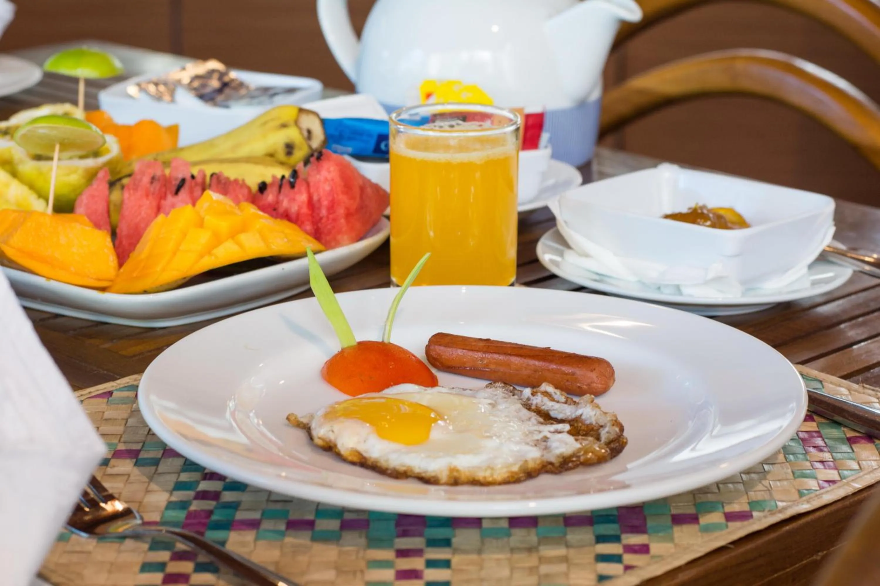 English/Irish breakfast in Ceyloni Lake Residency