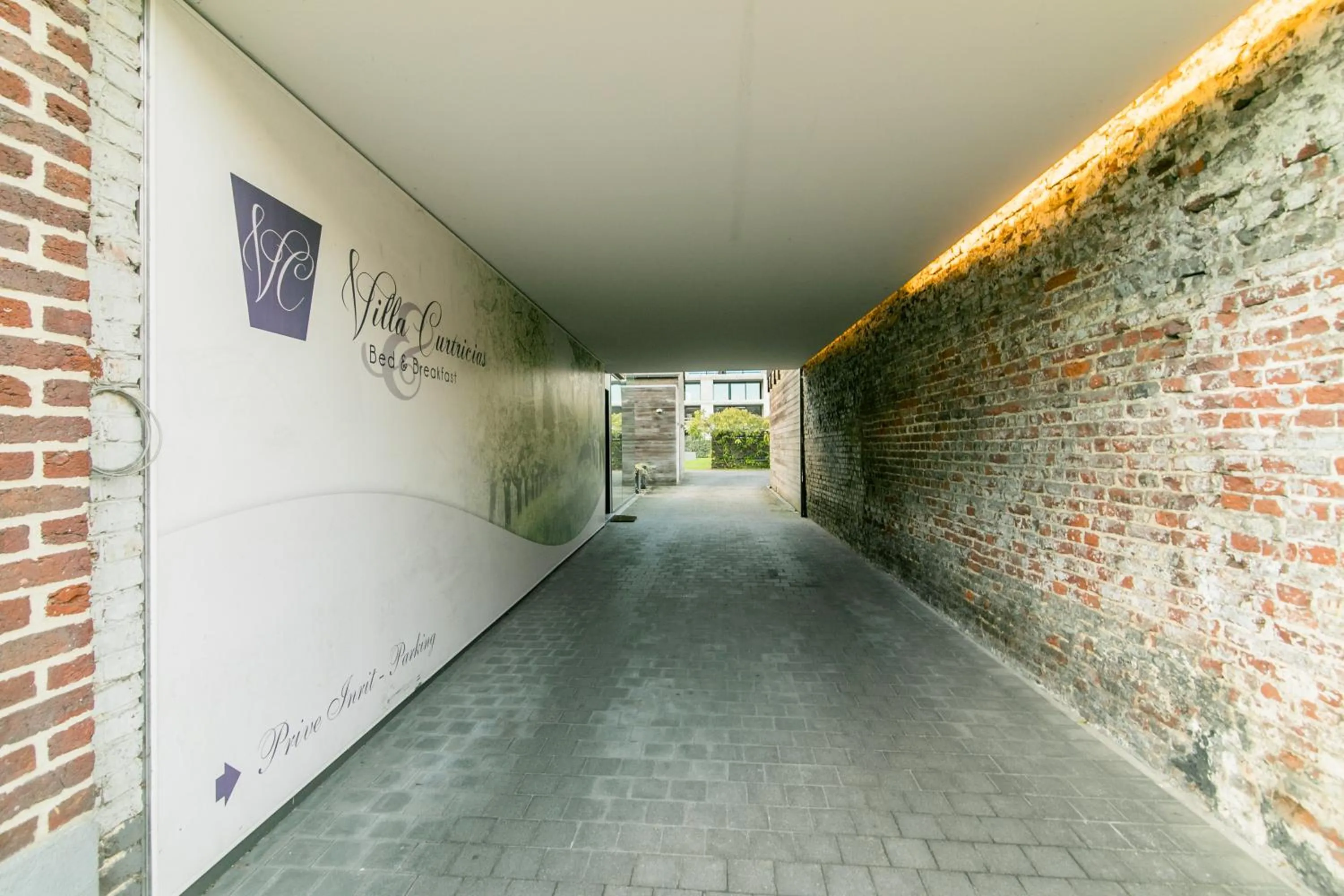 Facade/entrance in B&B Villa Curtricias