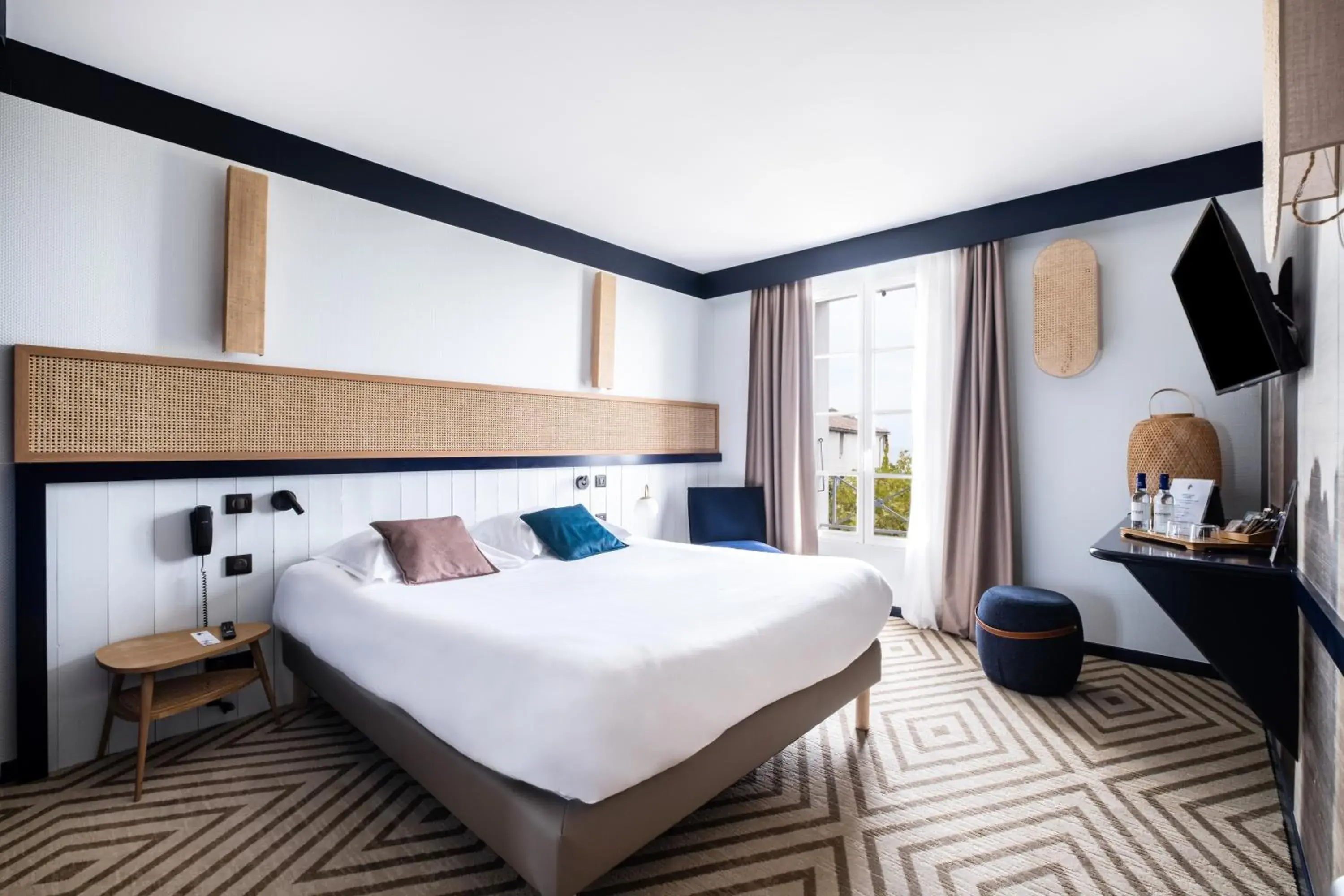 Superior Double Room in Hôtel Le Français Superior Double Room in Hôtel Le Français