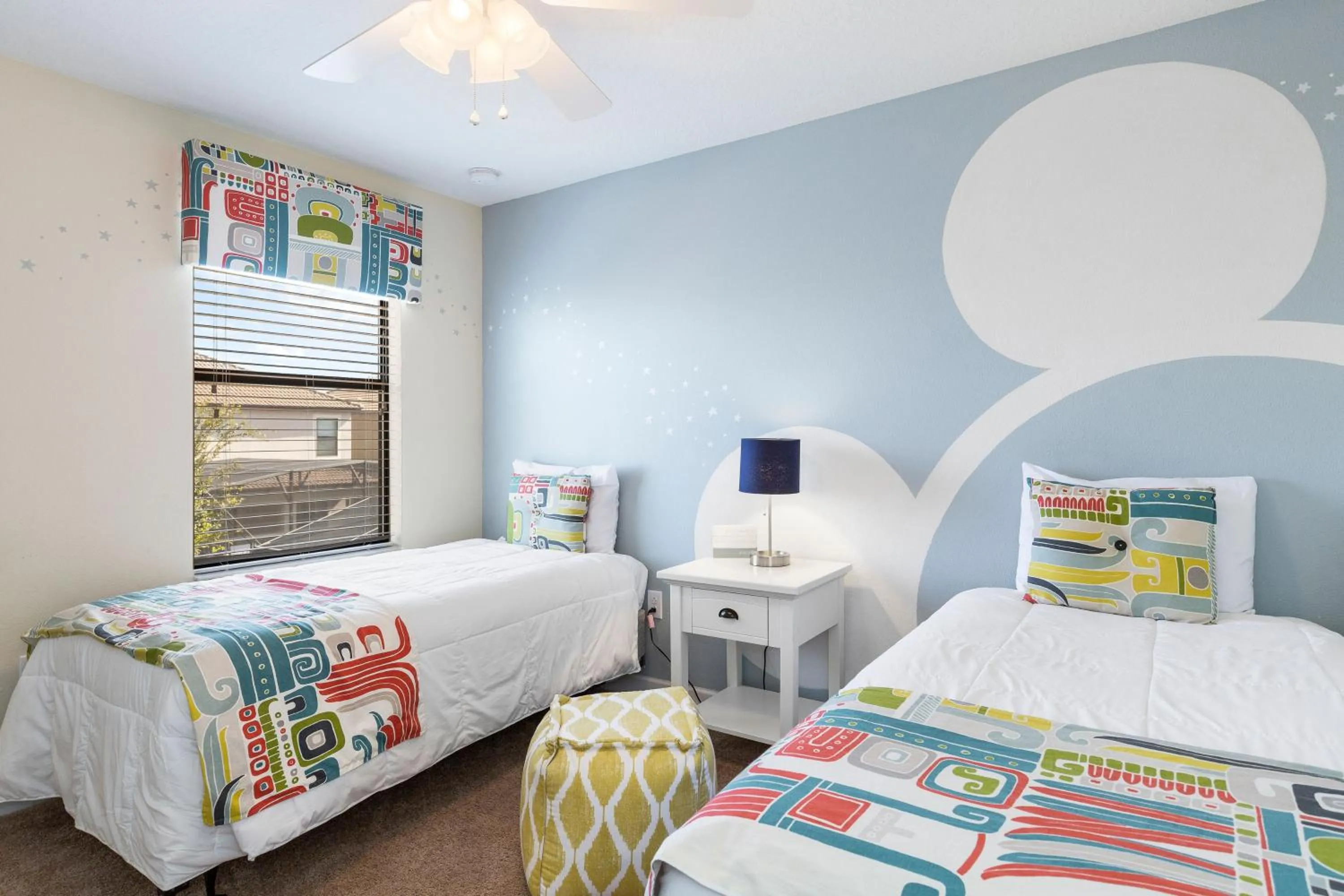 Bed in Moonlight Ridge - 5 bed ChampionsGate Resort pool home