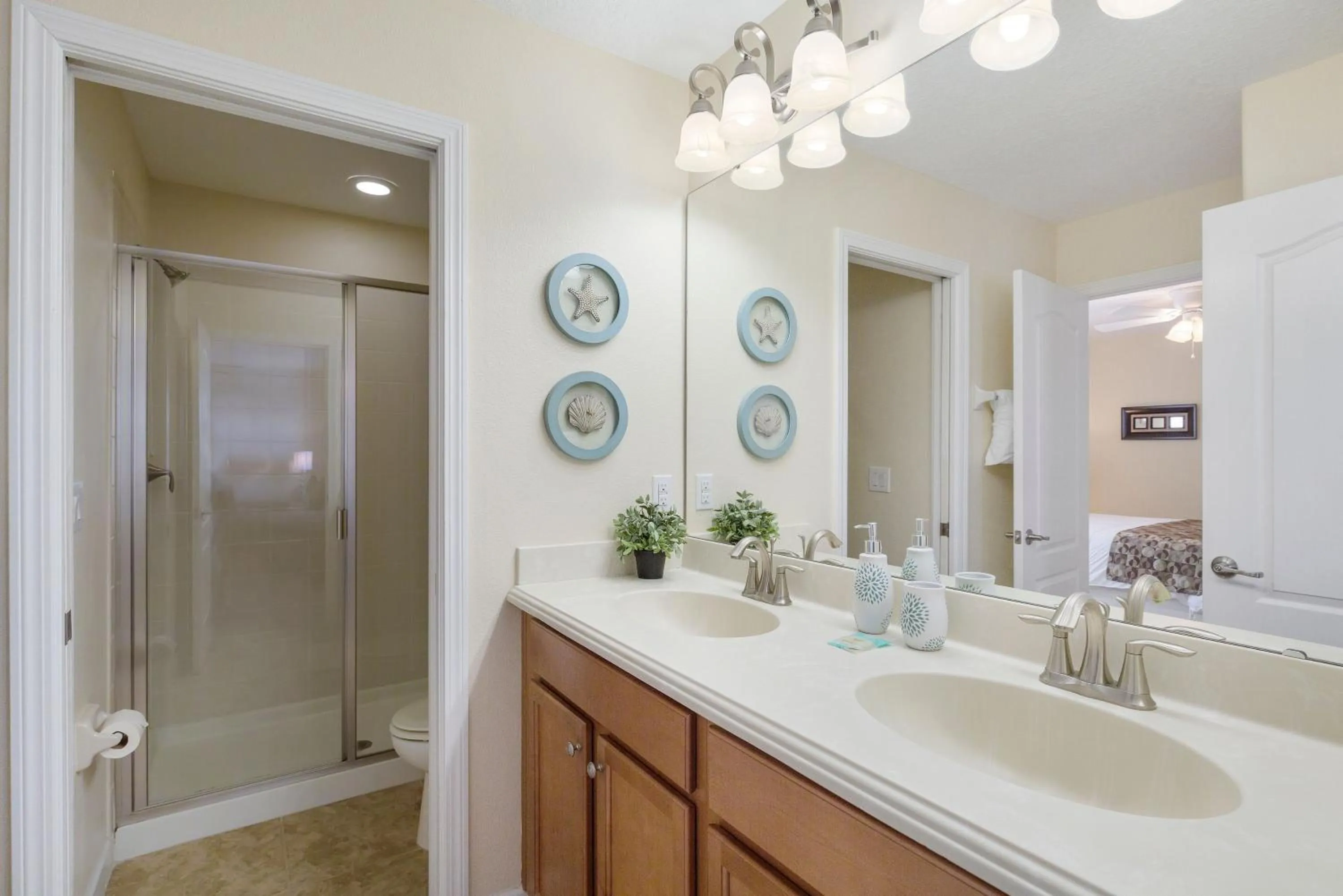 Shower in Moonlight Ridge - 5 bed ChampionsGate Resort pool home