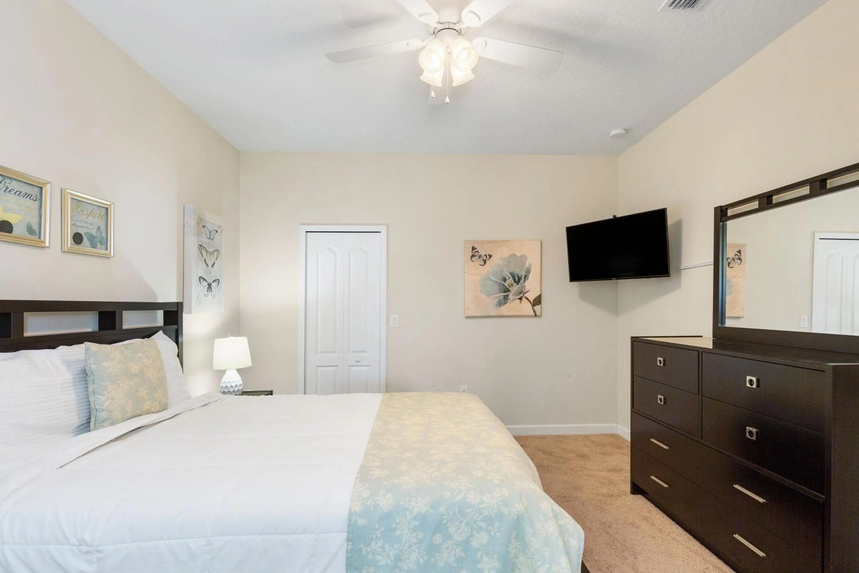 Bed in Moonlight Ridge - 5 bed ChampionsGate Resort pool home