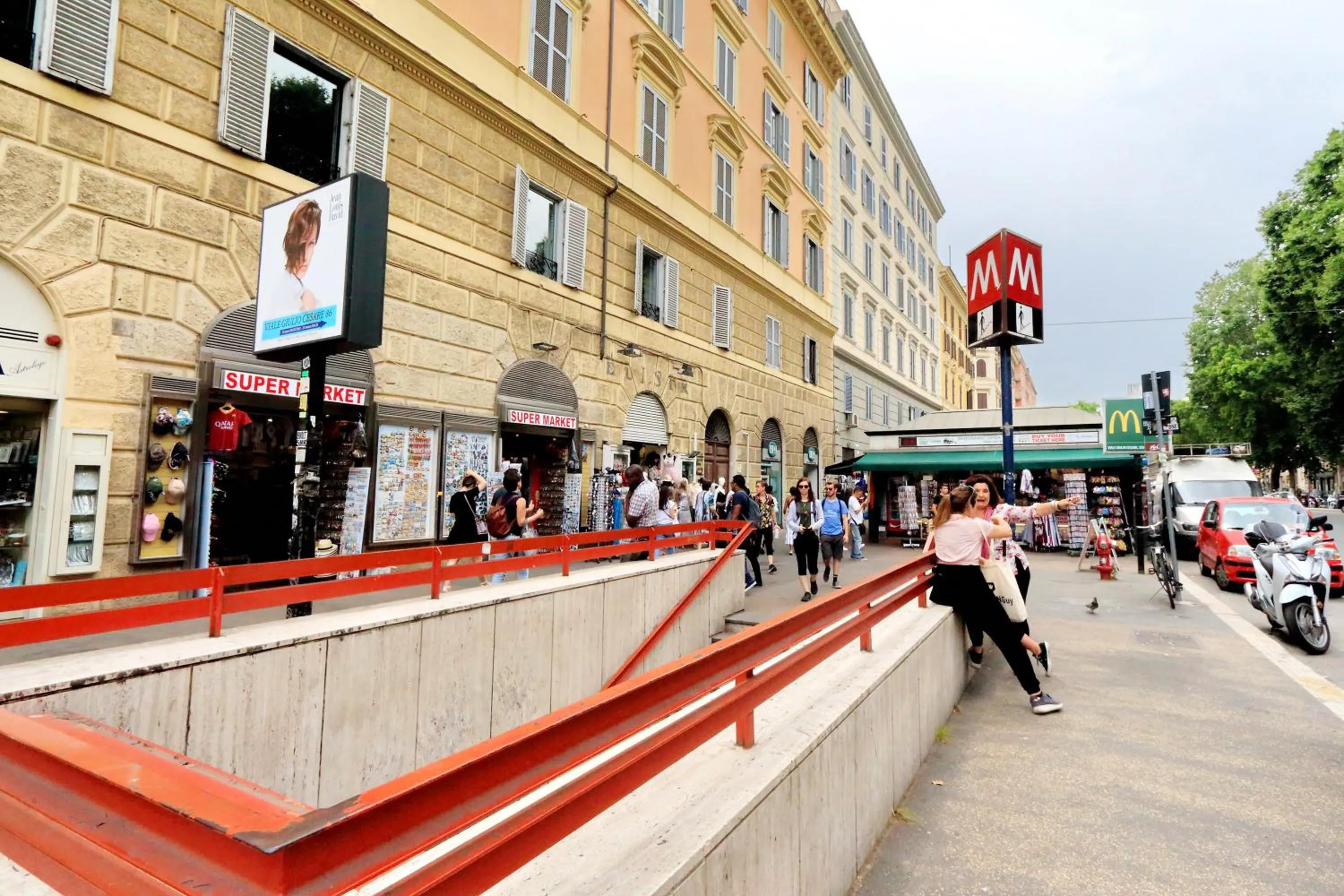 Facade/entrance in Gialli Vatican Guesthouse