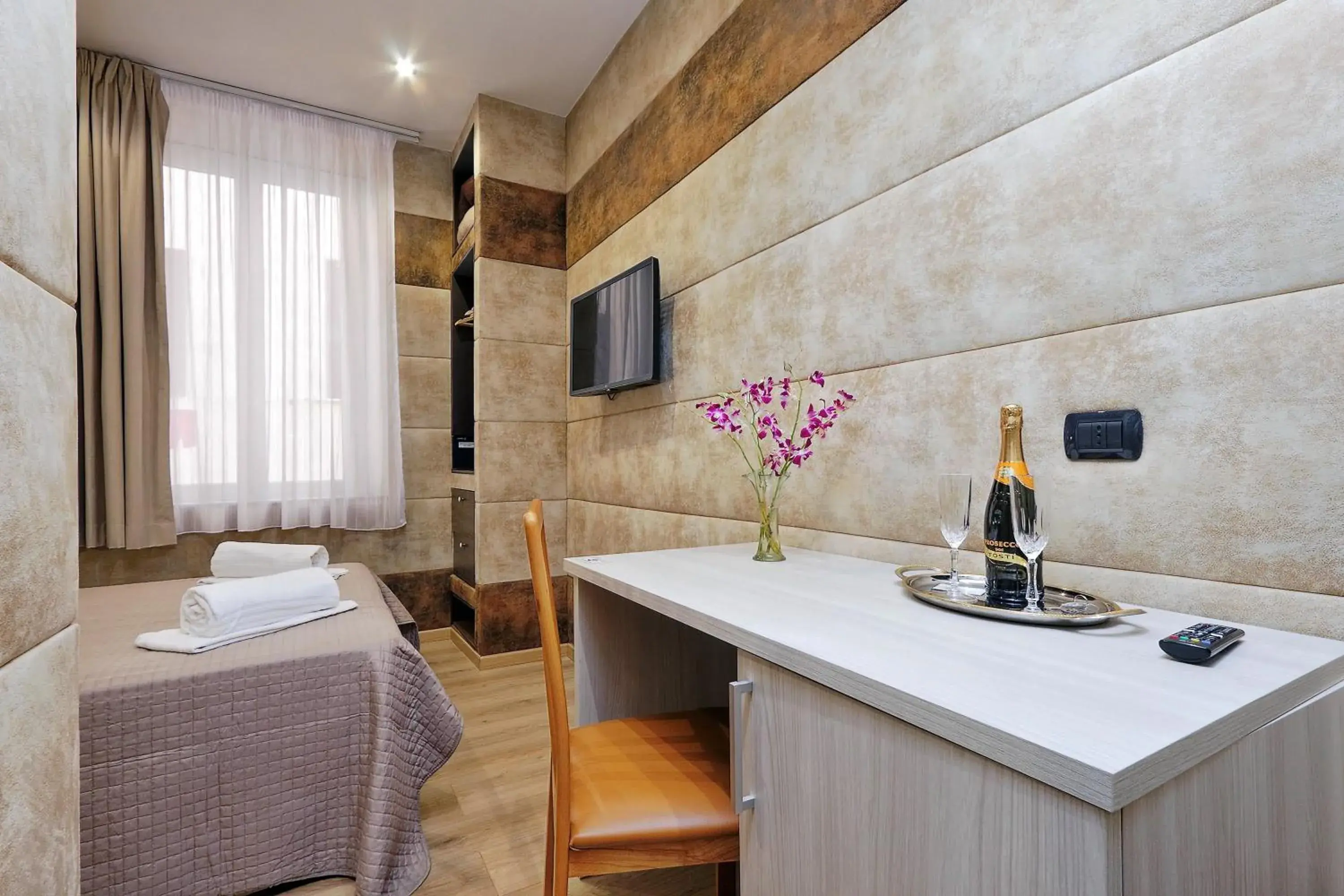 Photo of the whole room, Bed in Gialli Vatican Guesthouse Photo of the whole room, Bed in Gialli Vatican Guesthouse