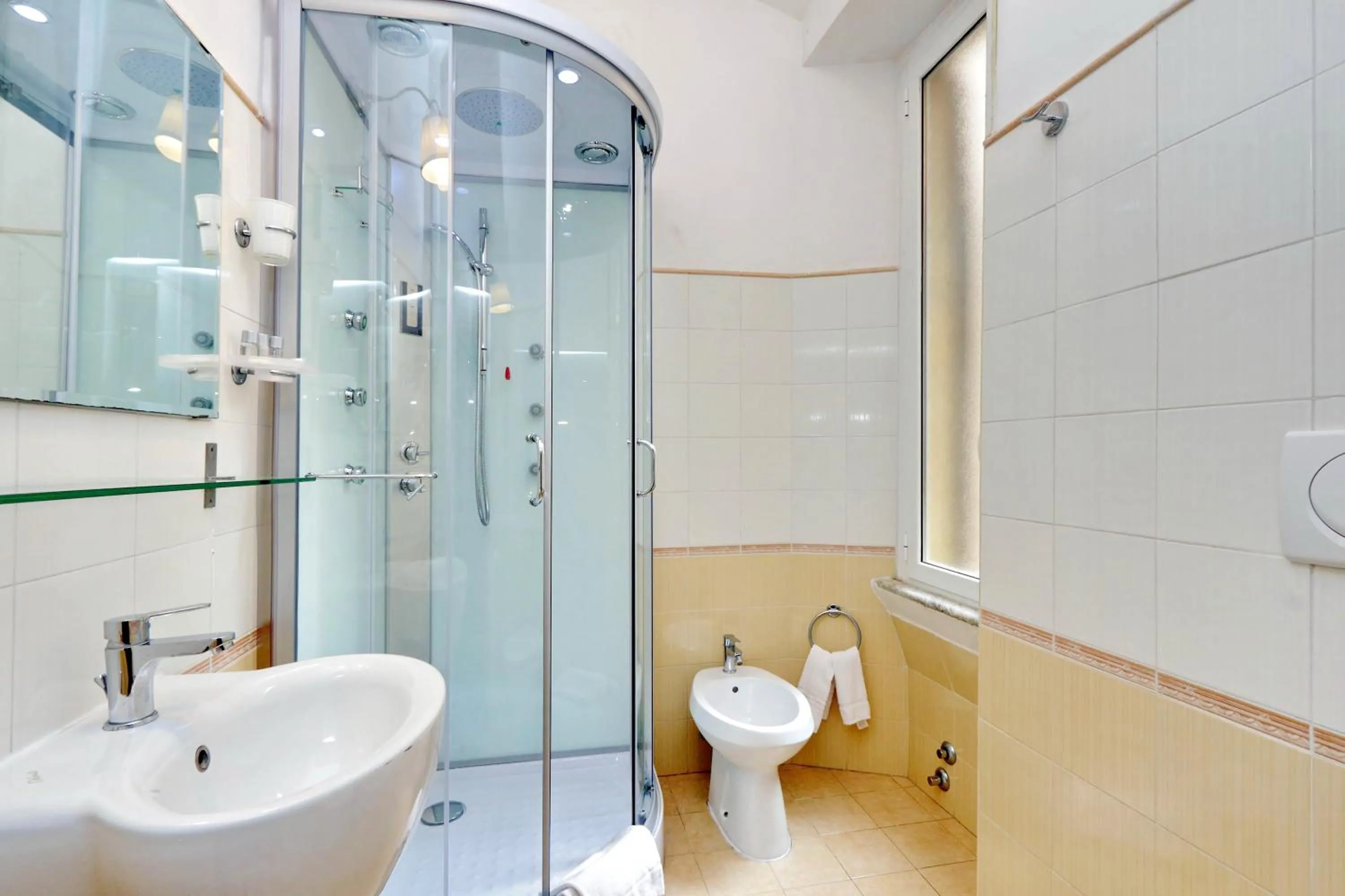 Bathroom in Gialli Vatican Guesthouse