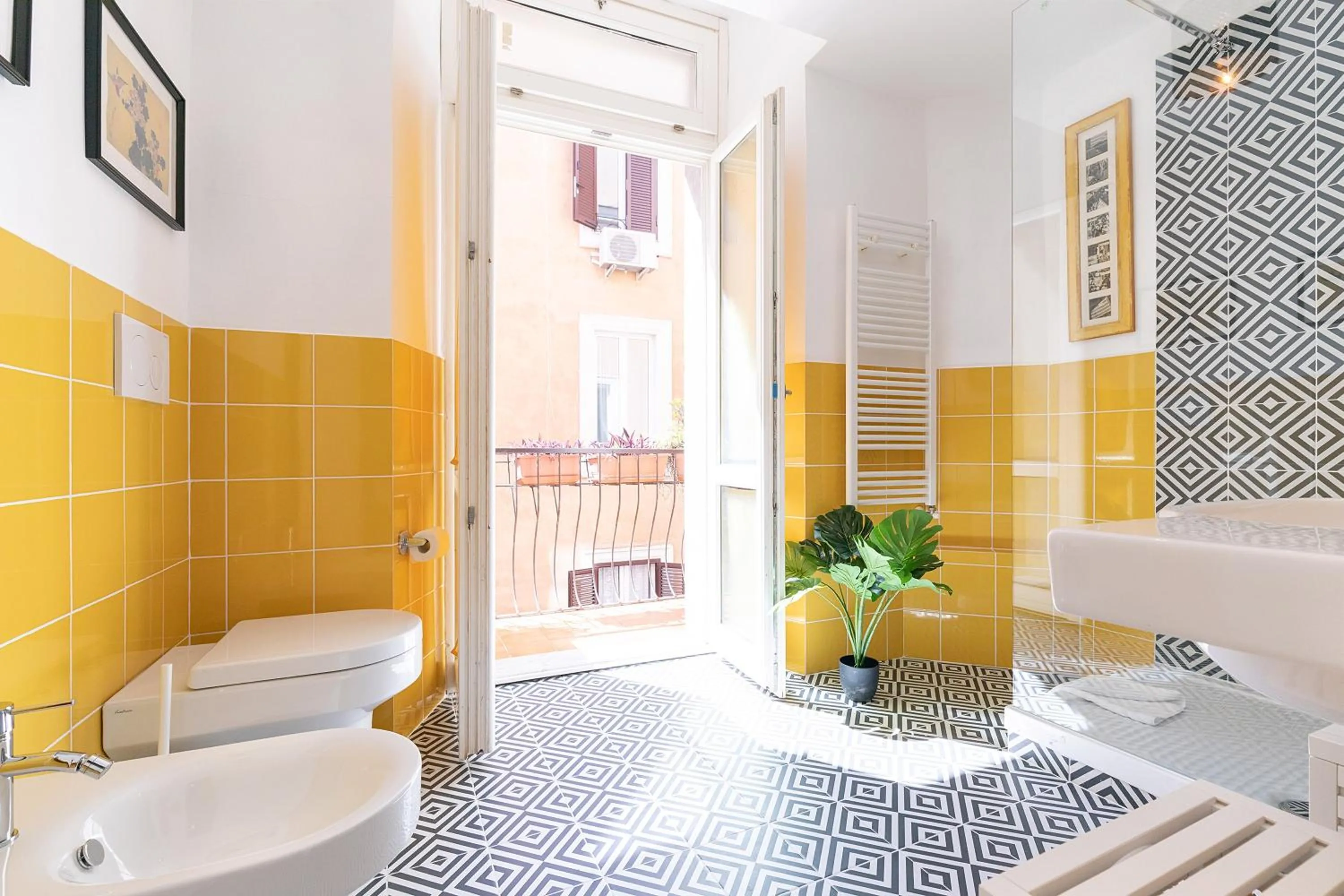 Rome As You Feel - Vittorio Colorful Design Apartment