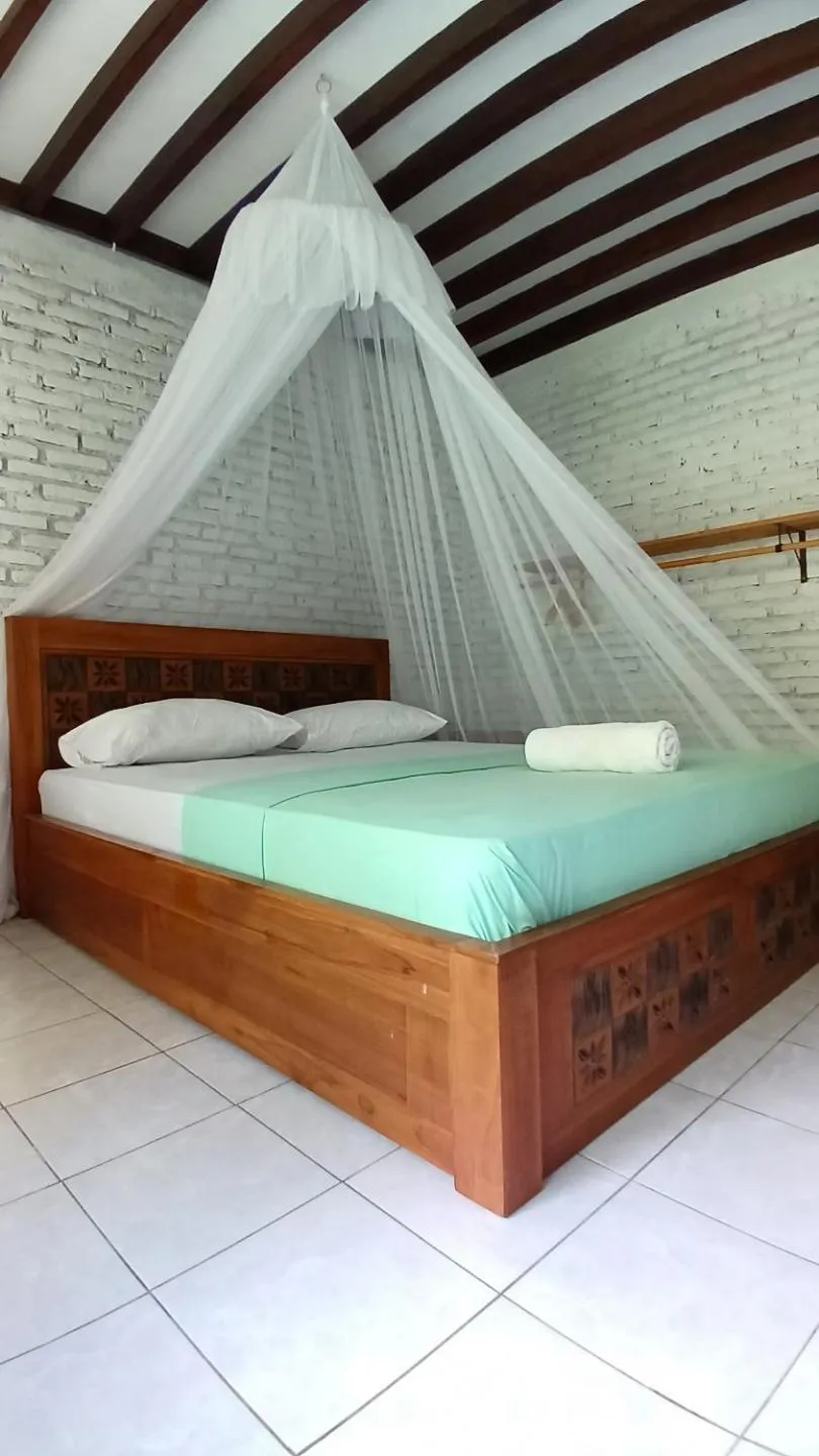 Bed in Jungle House - surf & stay
