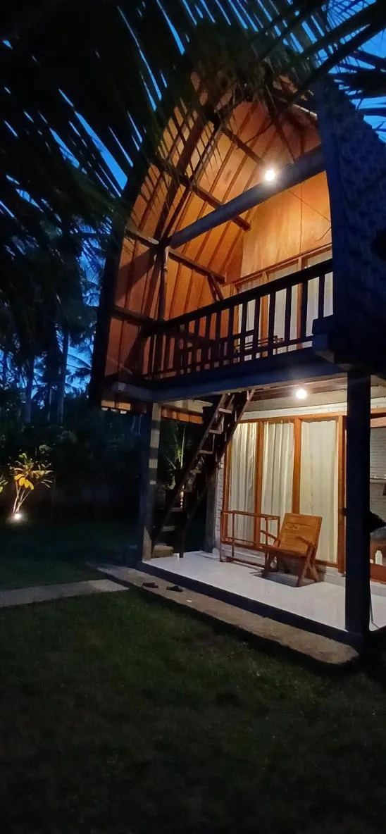 Jungle House - surf & stay