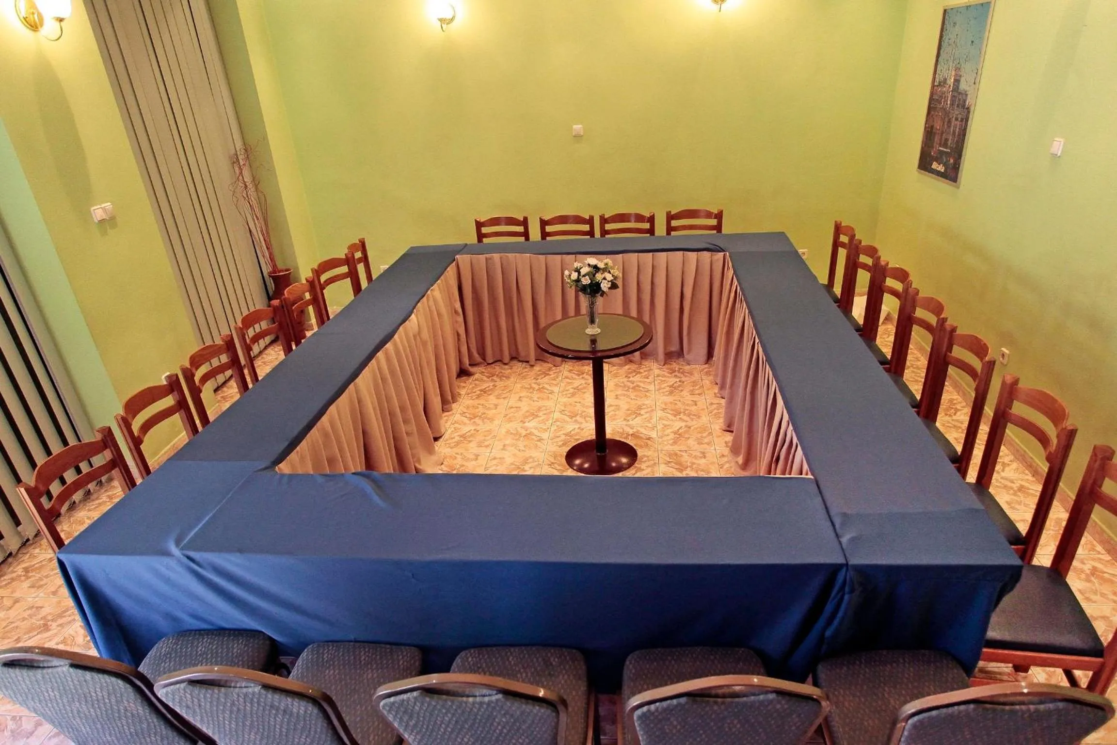 Business facilities in Hotel Regency