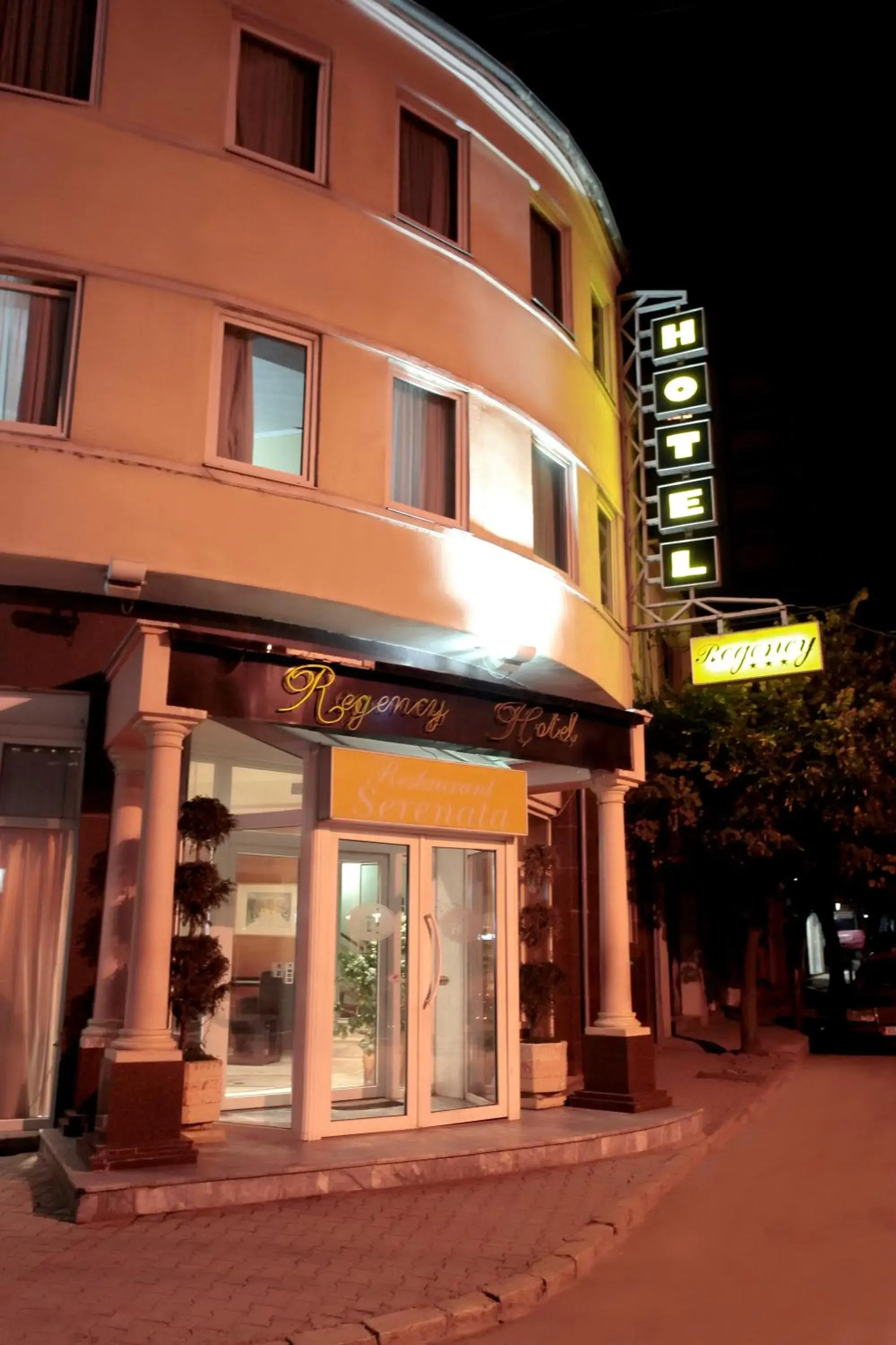 Facade/entrance in Hotel Regency Facade/entrance in Hotel Regency