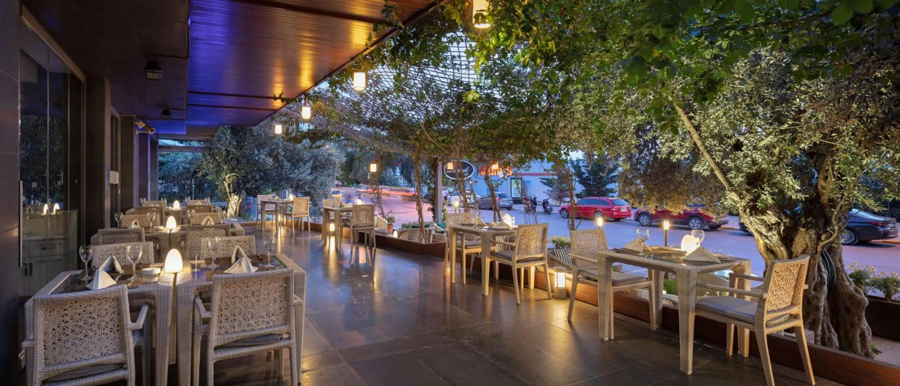 Restaurant/places to eat in DoubleTree by Hilton Kusadasi