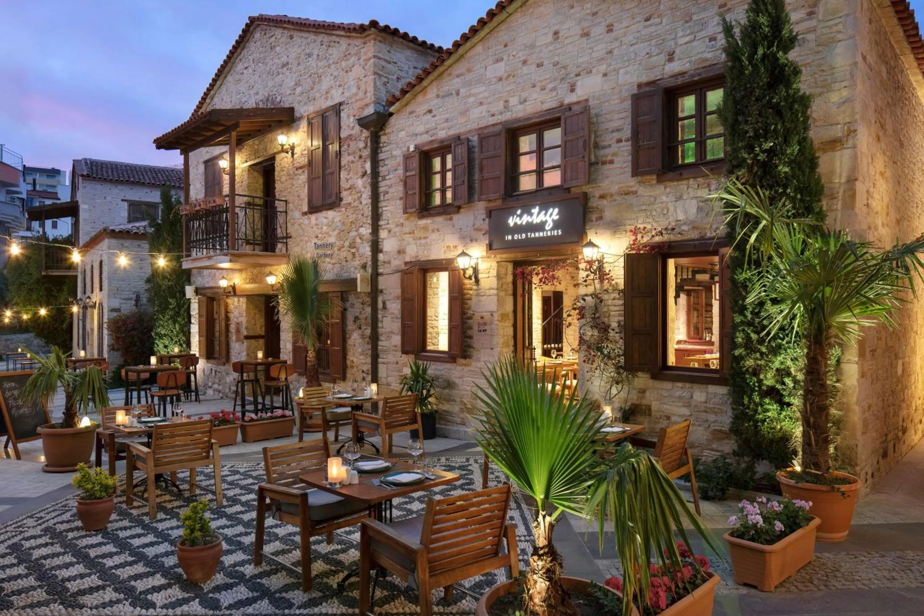 Restaurant/places to eat in DoubleTree by Hilton Kusadasi