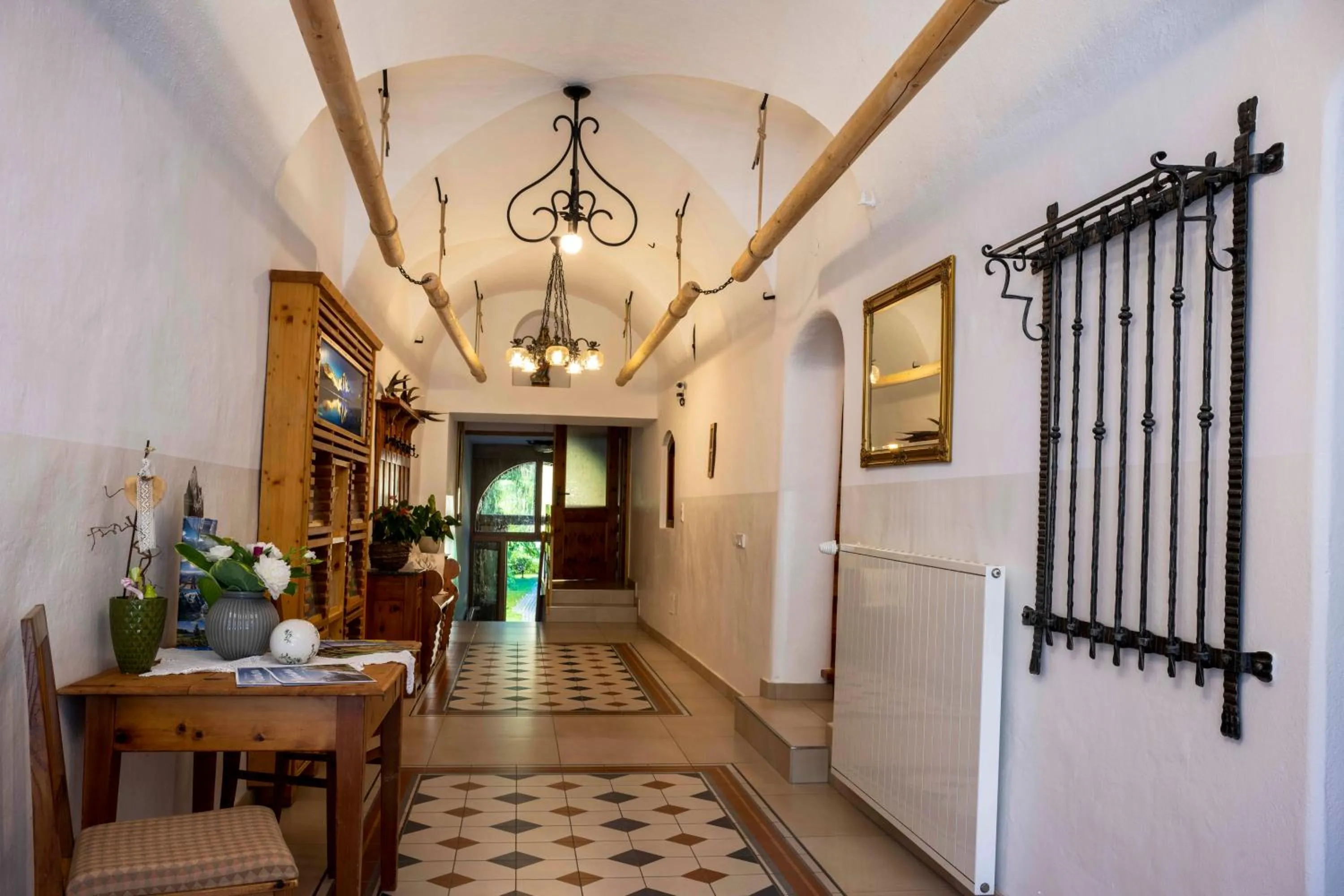 Facade/entrance in Landhotel Pacher