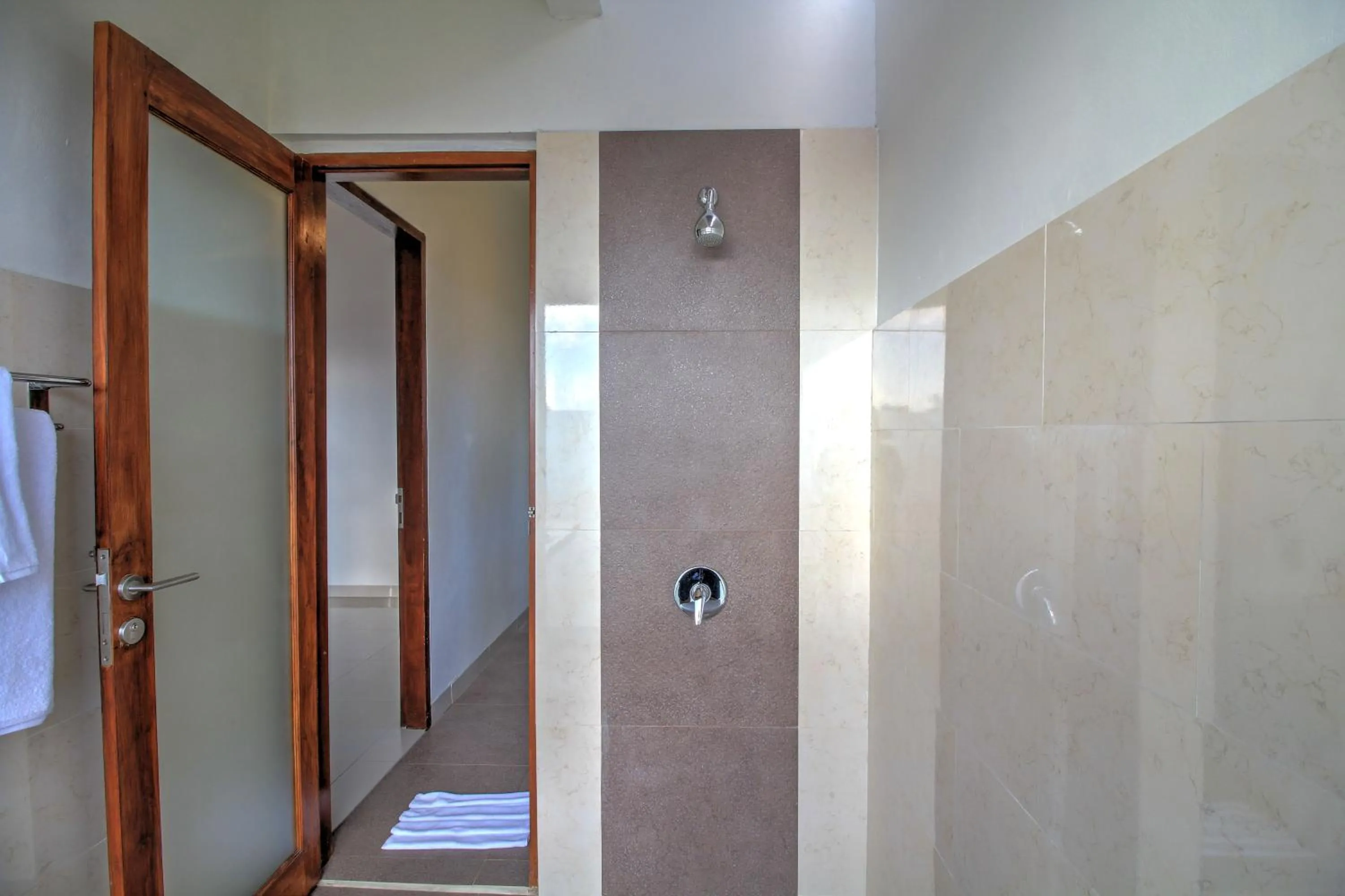Shower in Arya Resort Nusa Penida