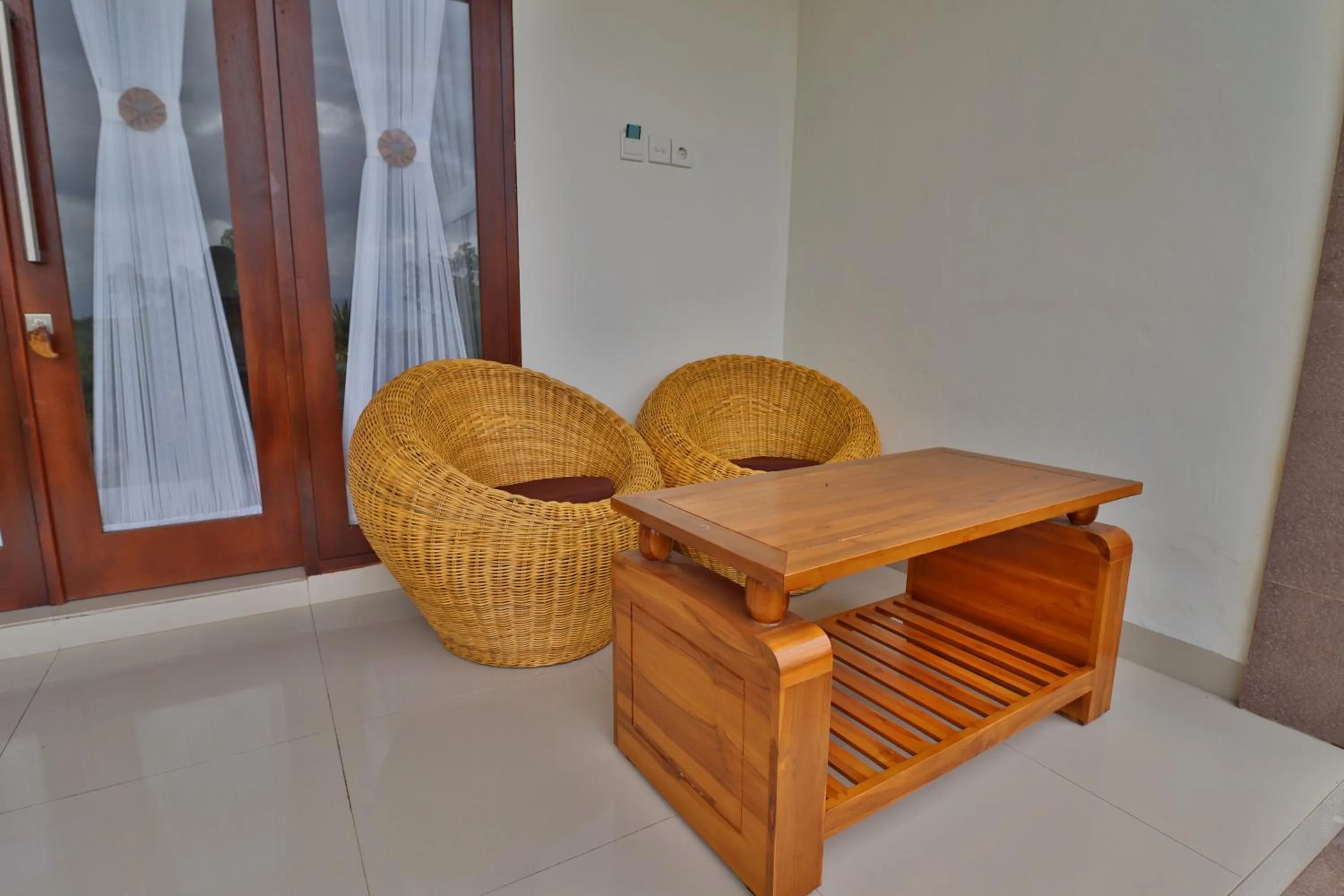 Seating area in Arya Resort Nusa Penida