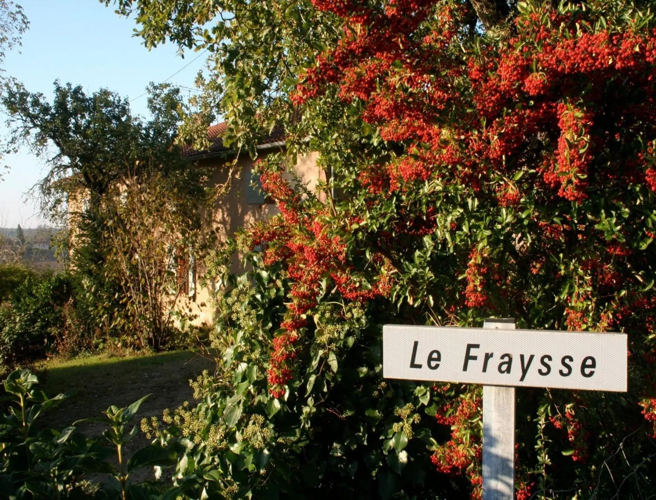 Facade/entrance in Le Fraysse