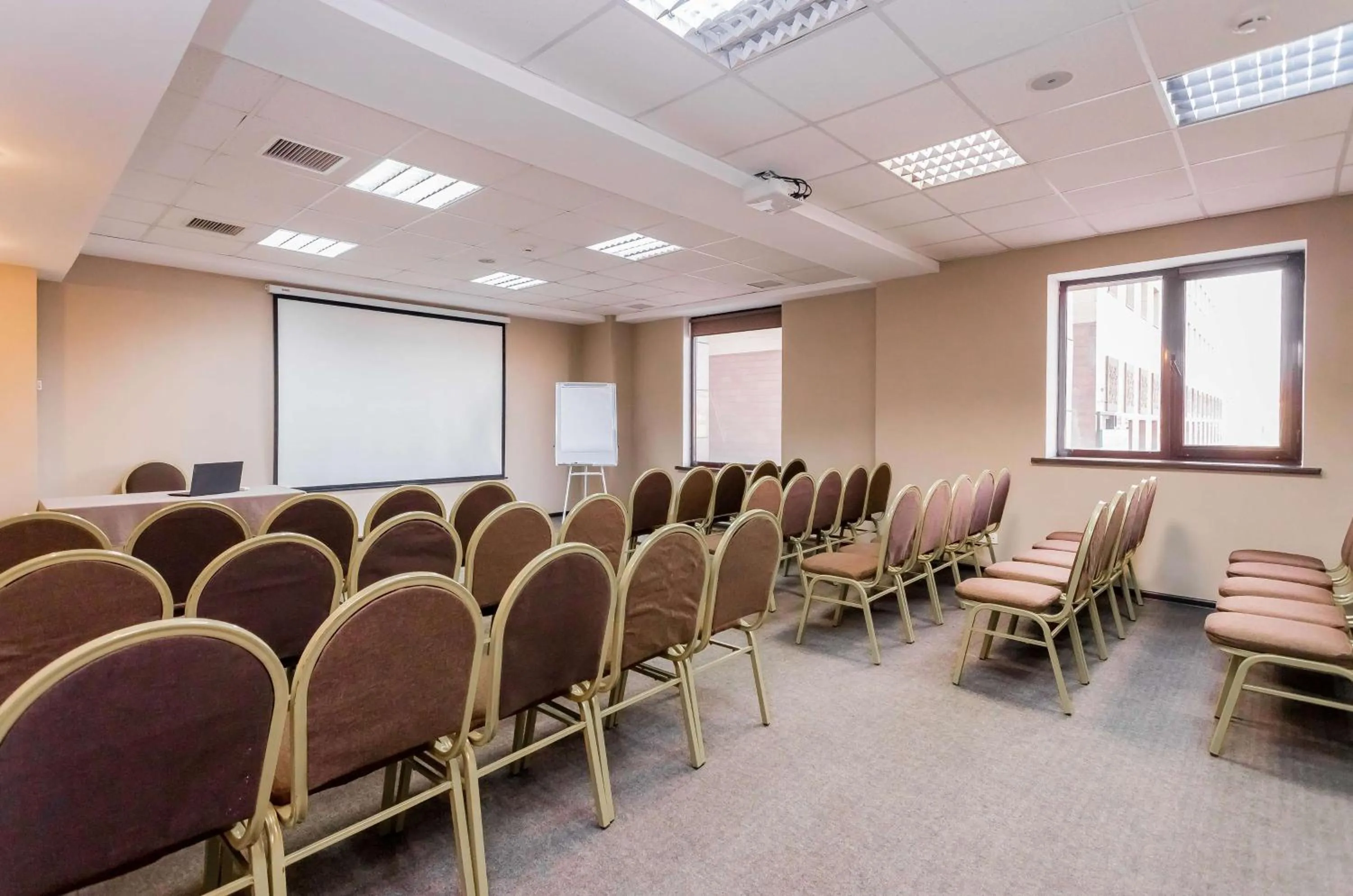 Meeting/conference room in Best Western Plus Atakent Park Hotel