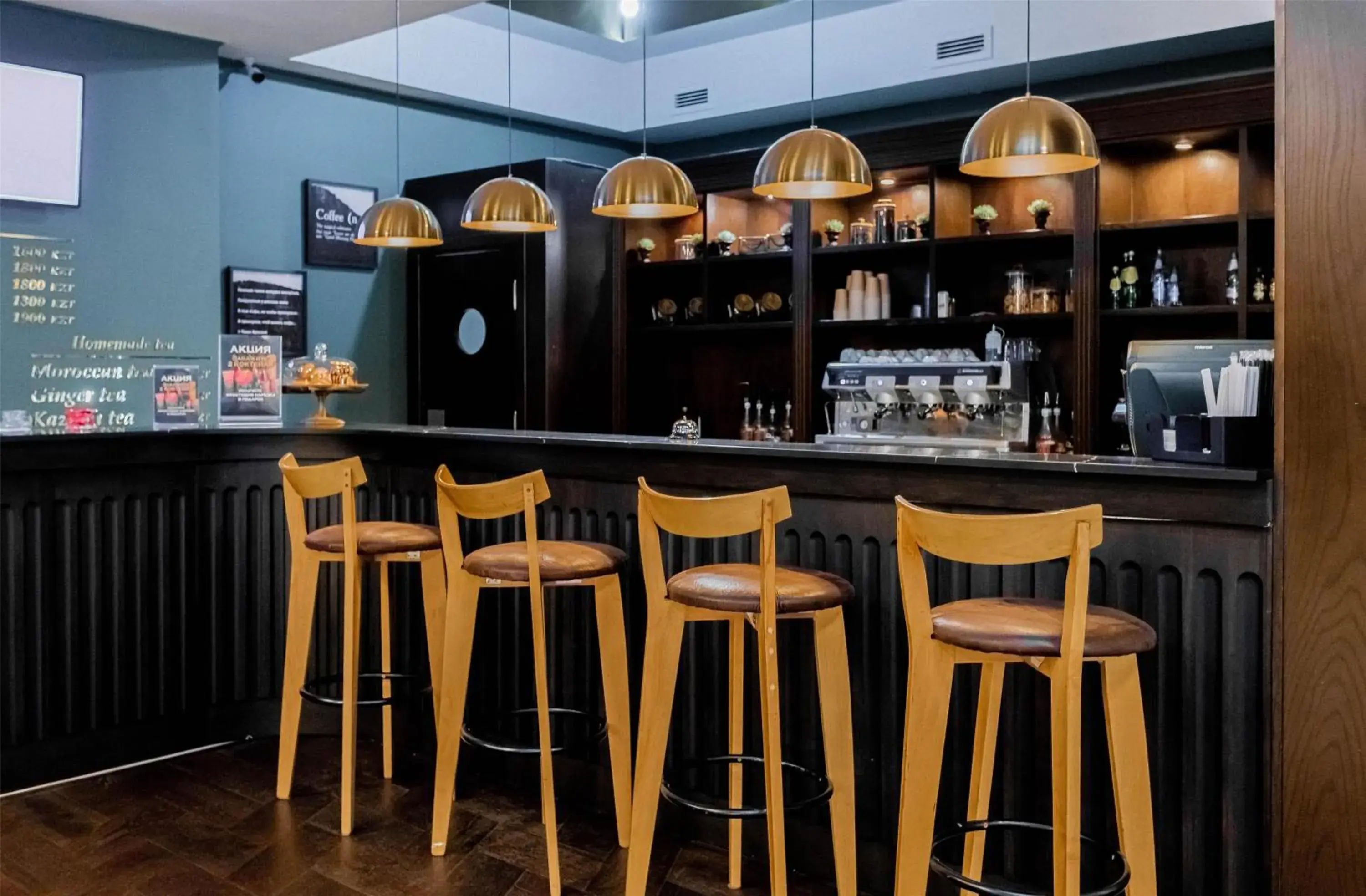 Lounge or bar in Best Western Plus Atakent Park Hotel Lounge or bar in Best Western Plus Atakent Park Hotel