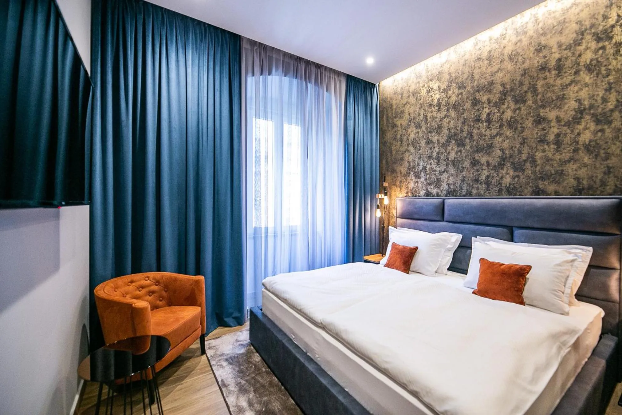 Photo of the whole room, Bed in Teatro Suite & Rooms