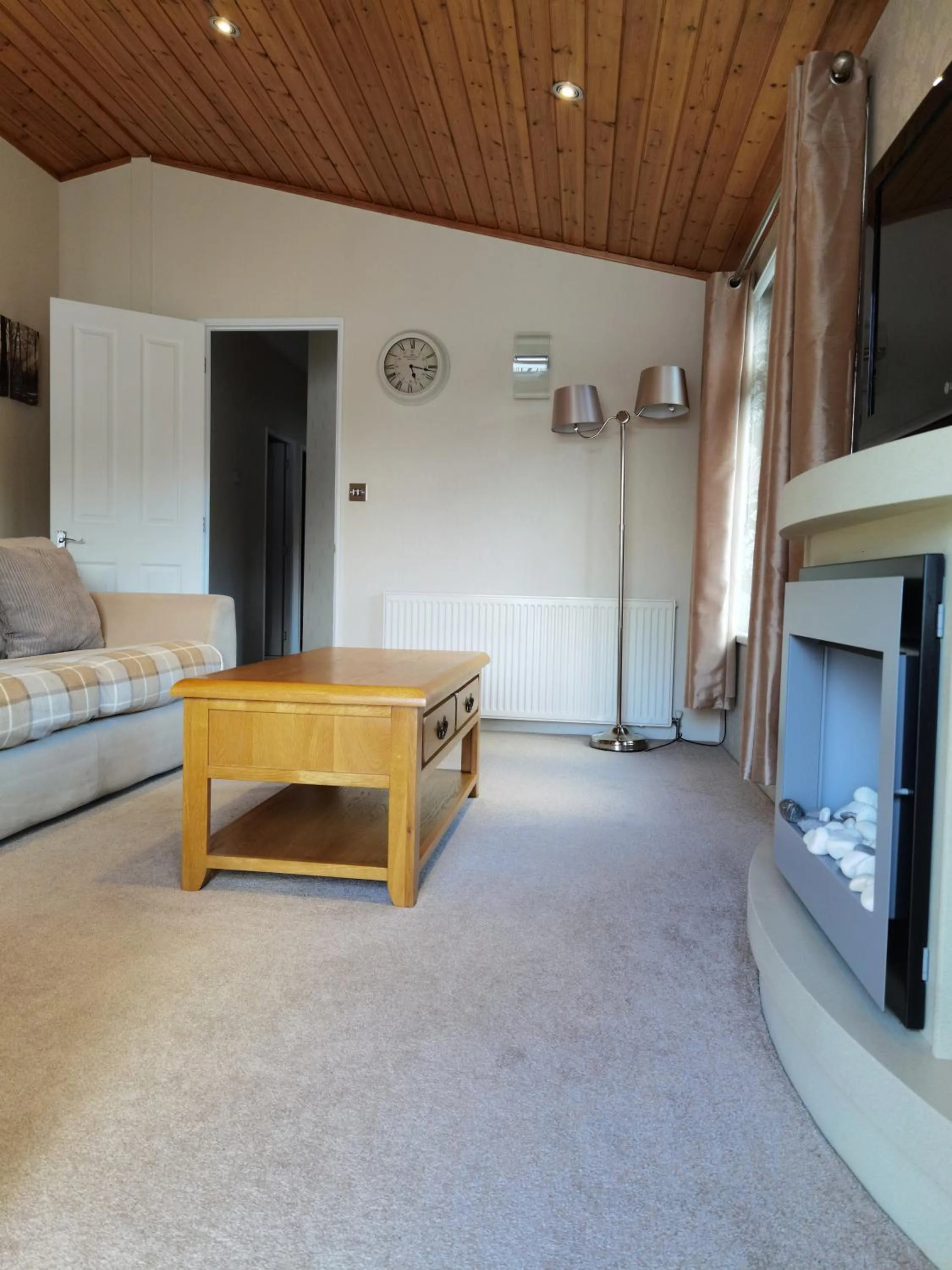 Living room in Bonnie Banks Lodge Ardlui