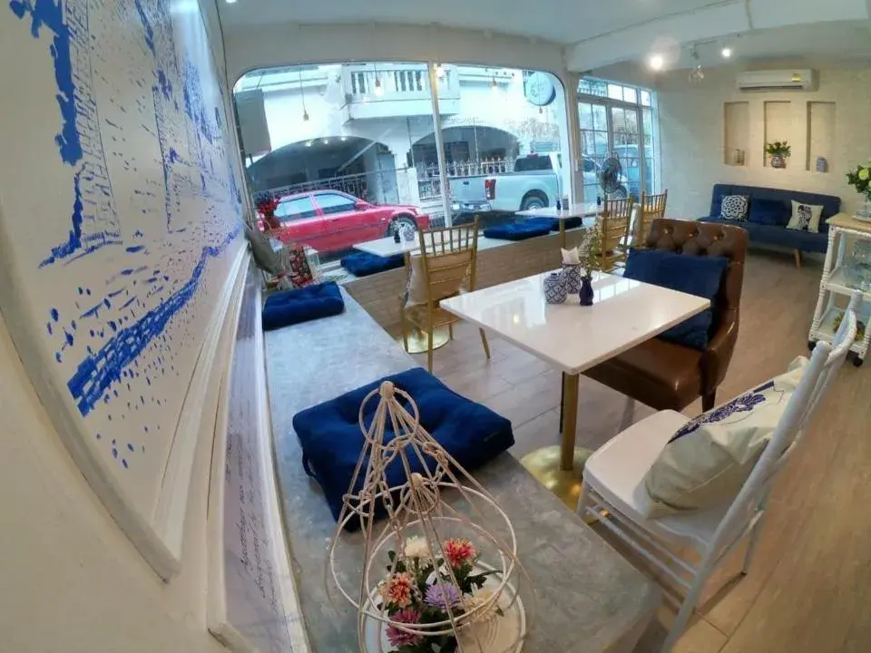 Restaurant/places to eat in Zleepinezz Hostel Restaurant/places to eat in Zleepinezz Hostel