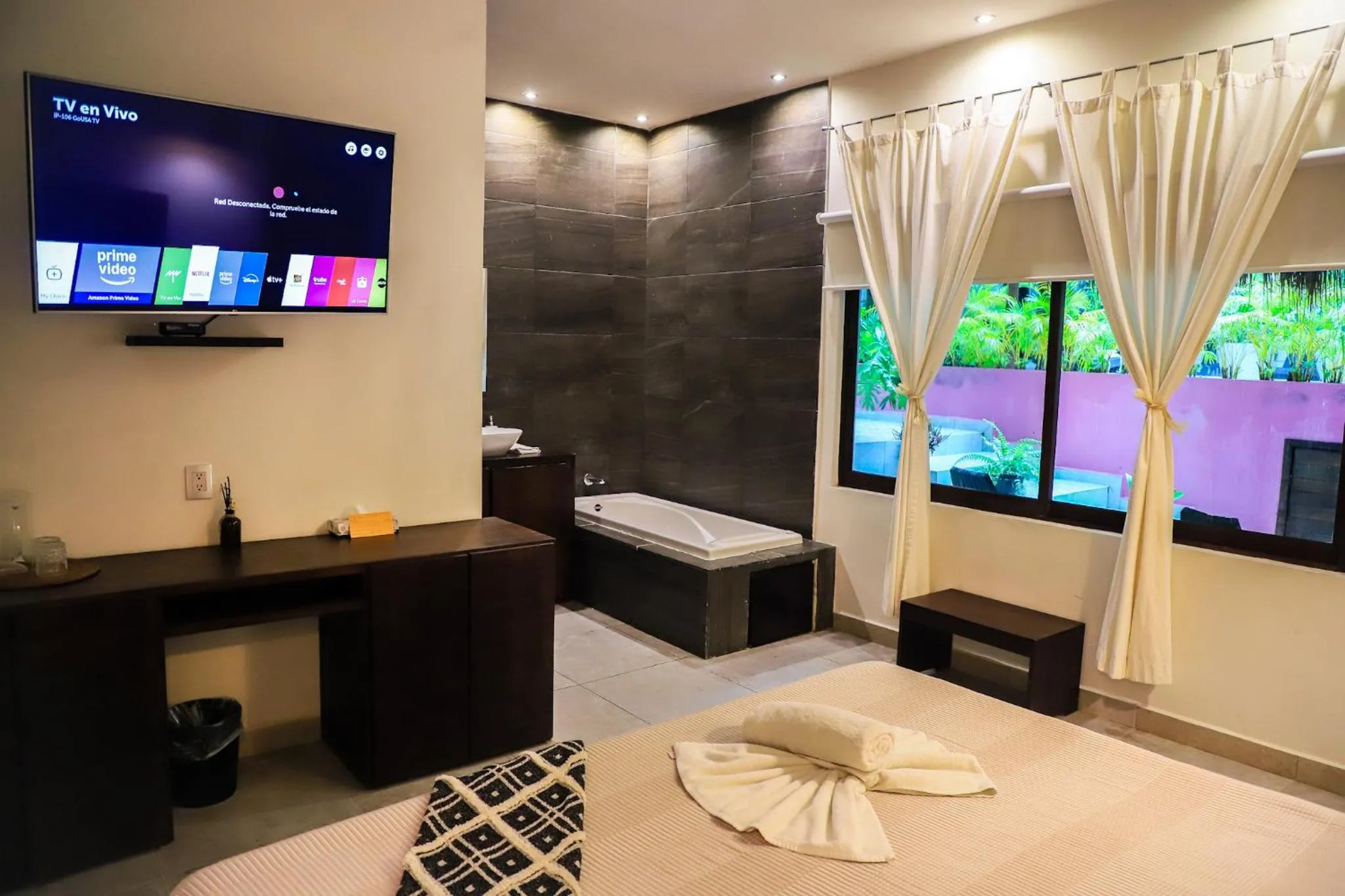 towels, Bed in Hotel Diosa del Agua Bacalar