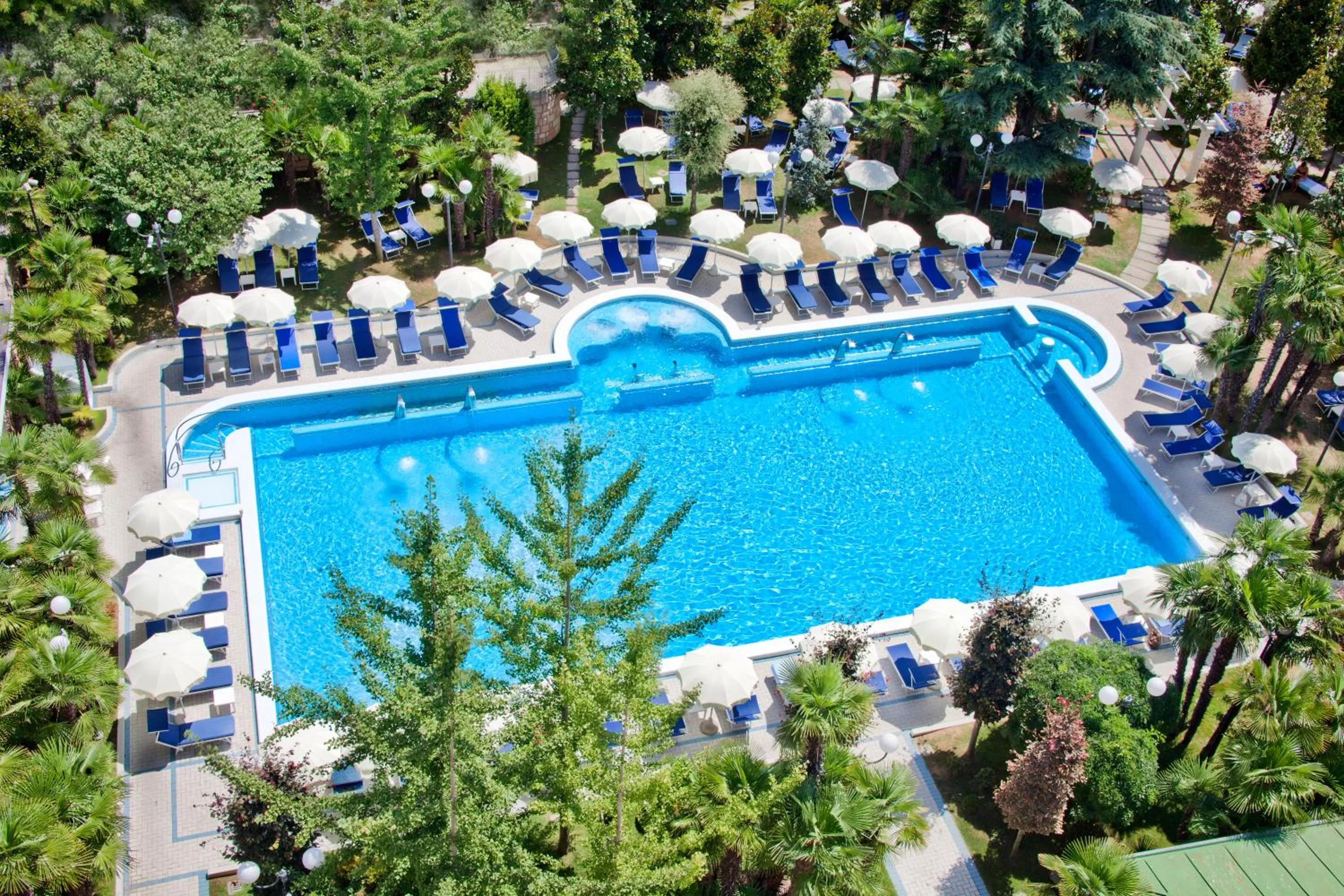 Swimming pool in Grand Hotel Trieste & Victoria
