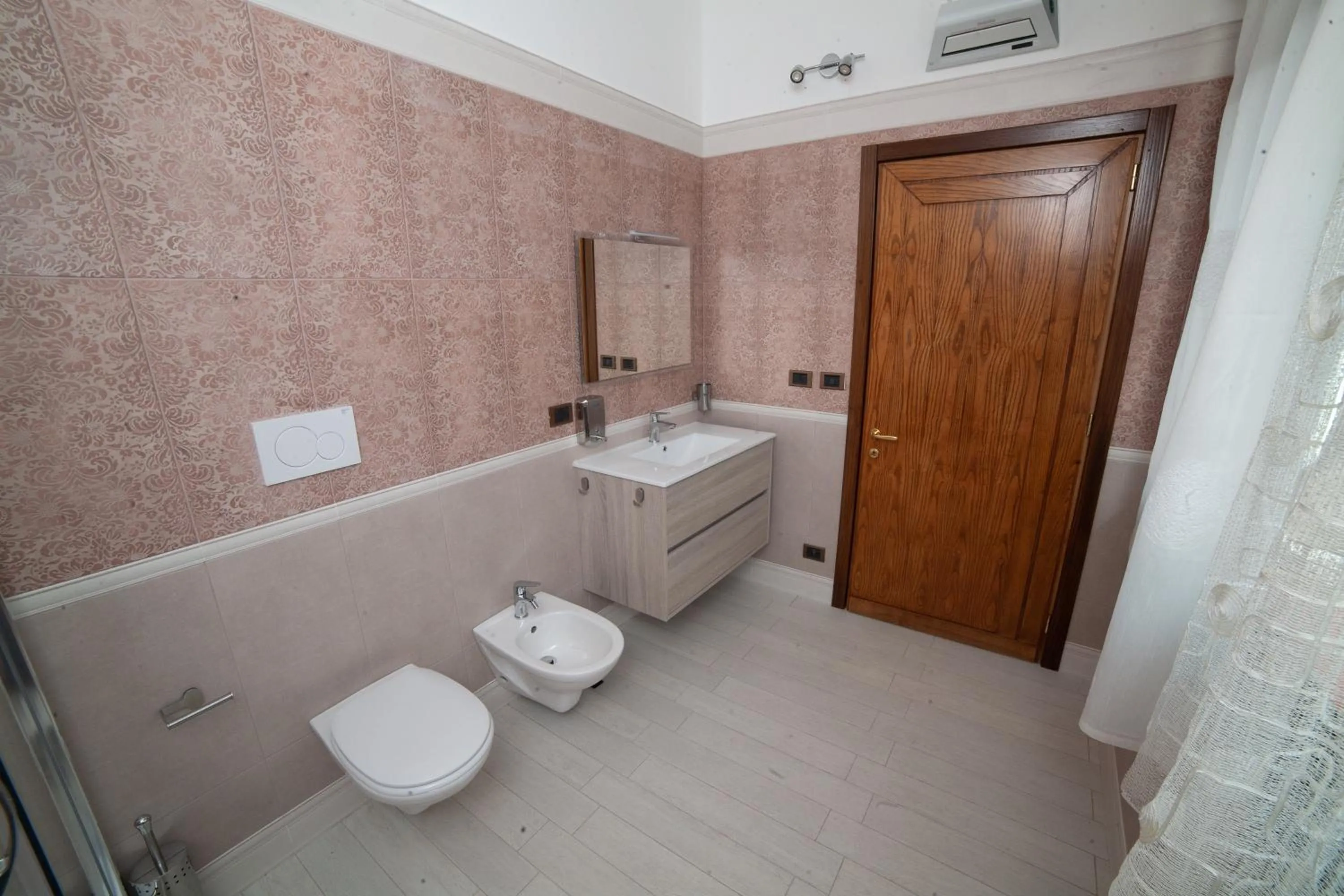 Shower in Relais d 'Itria