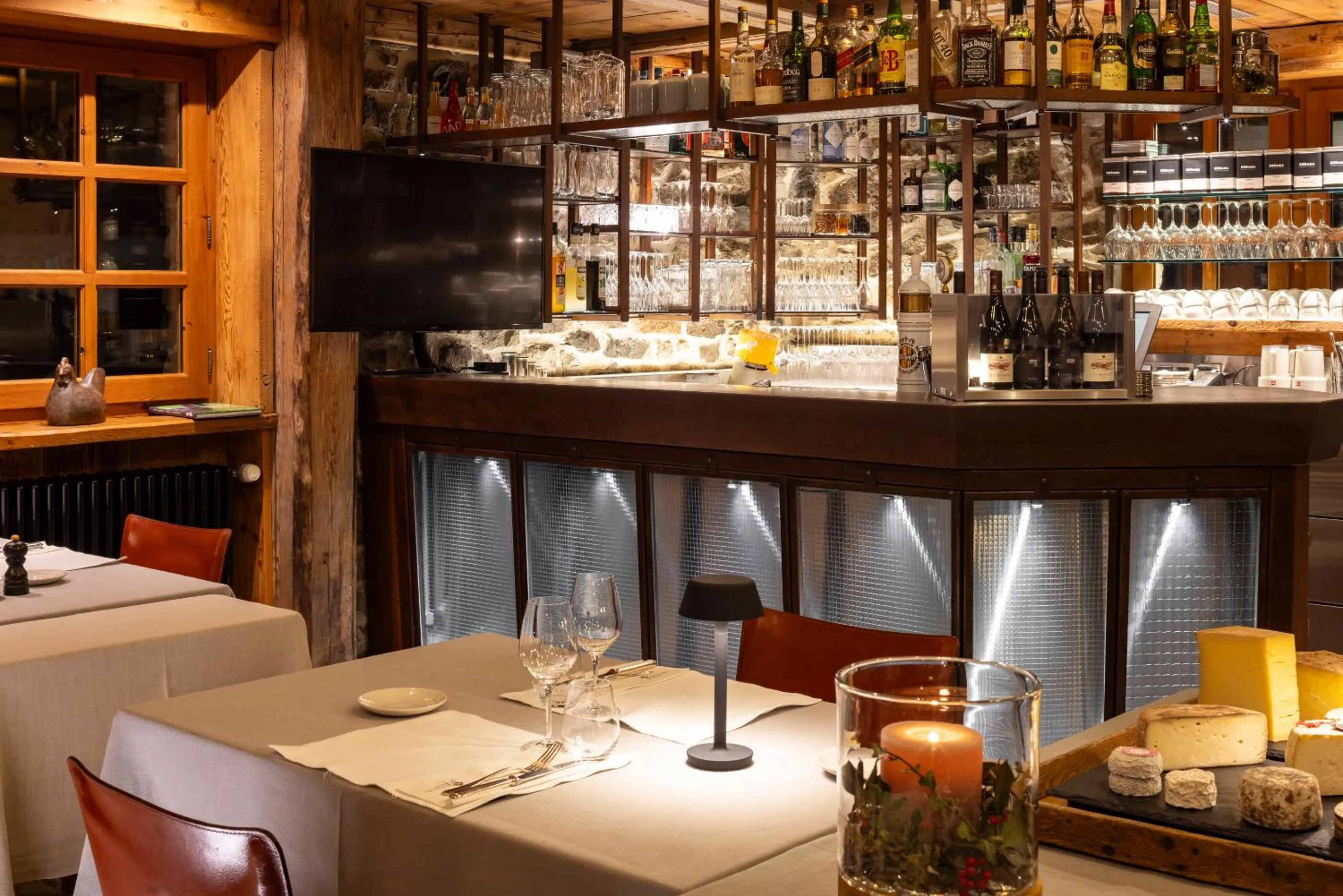 Restaurant/places to eat in Hôtel Les Servages d'Armelle