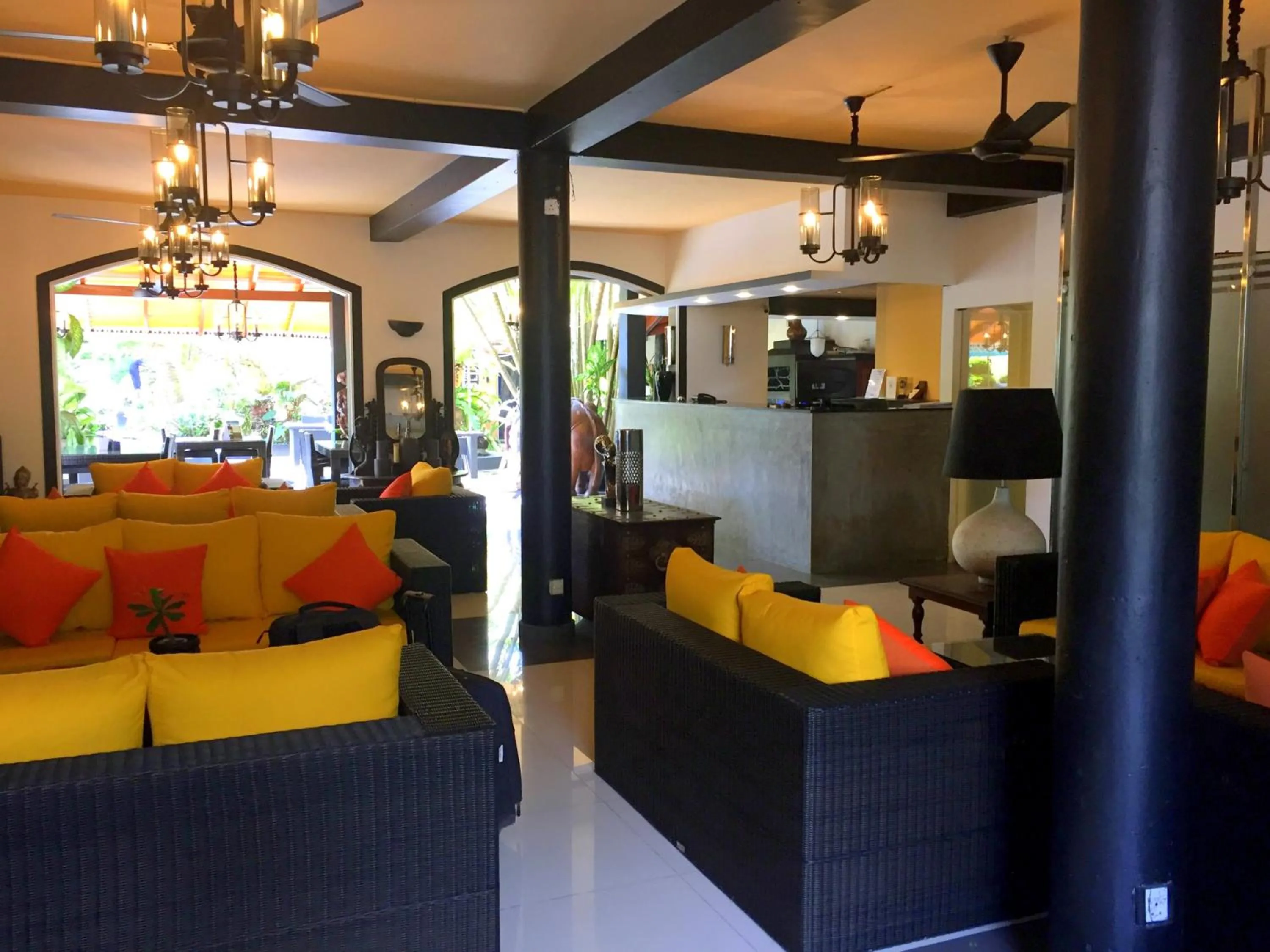 Restaurant/places to eat in Hotel Flower Garden