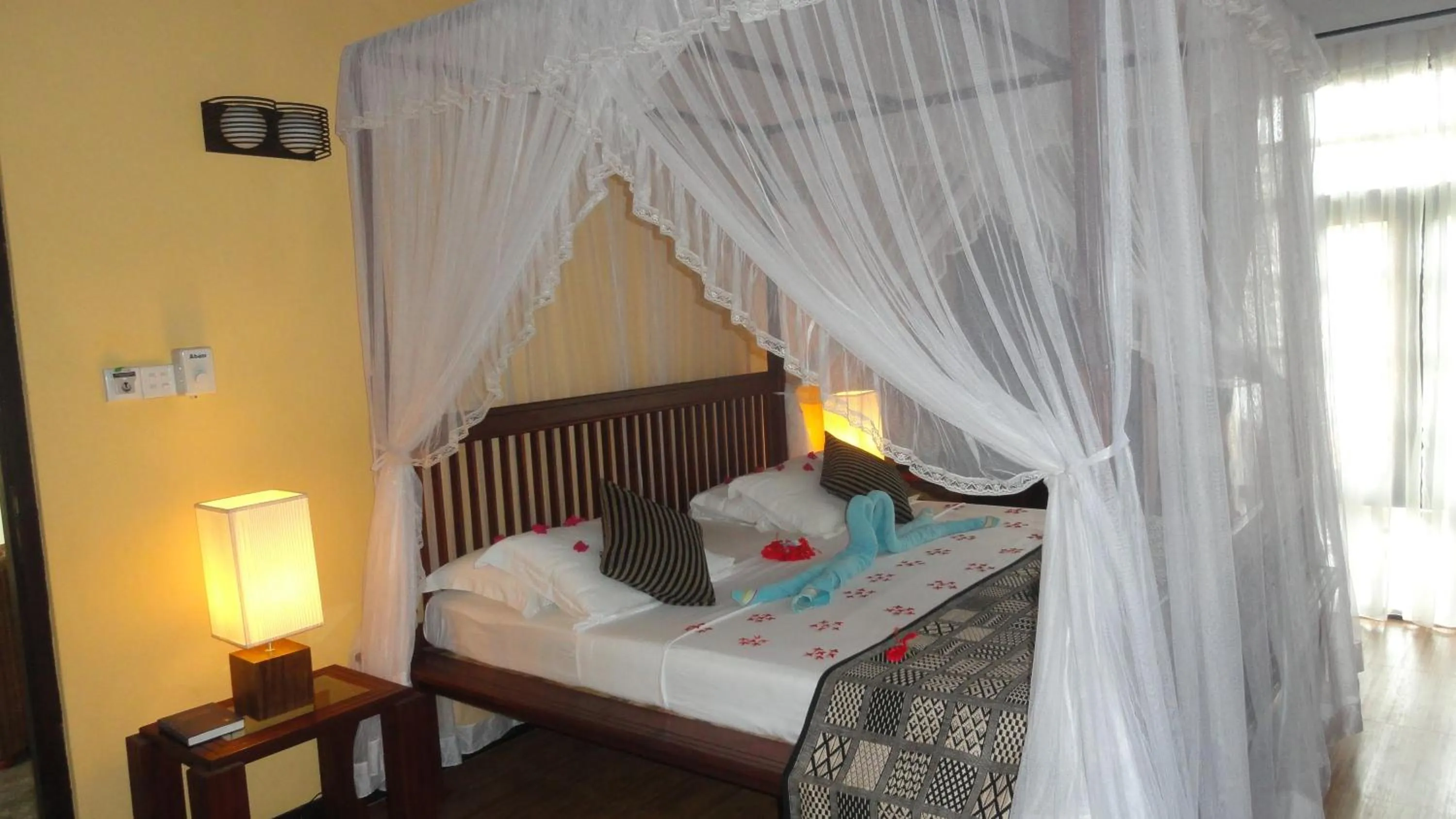 Bedroom, Bed in Hotel Flower Garden