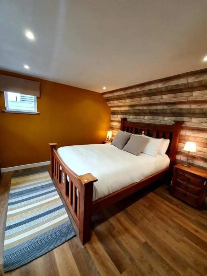 Bedroom, Bed in Achray House Restaurant with Rooms