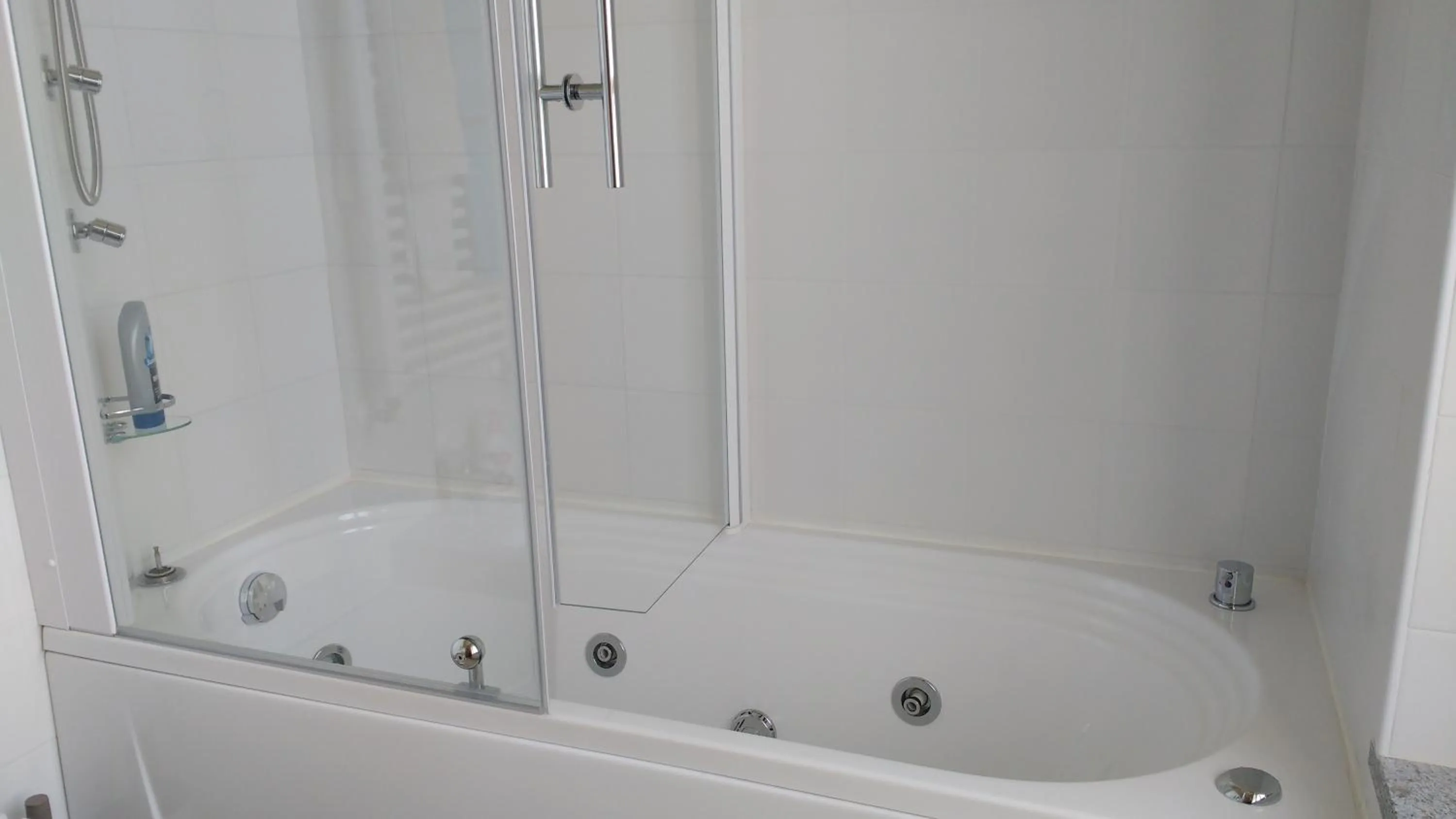Hot Tub in Agriturismo Cascina Poscallone