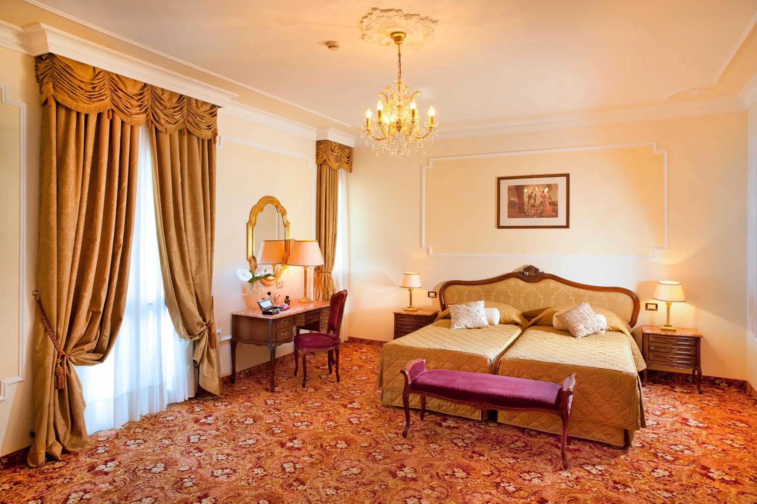 Deluxe Double Room - single occupancy in Hotel Due Torri Deluxe Double Room - single occupancy in Hotel Due Torri